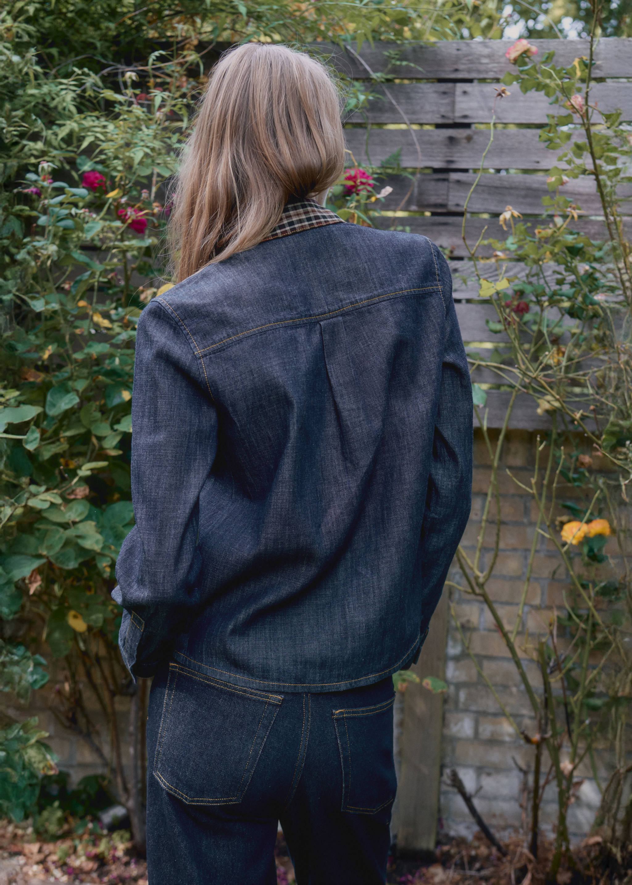 Chemise denim col foulard - Verso de l’article
