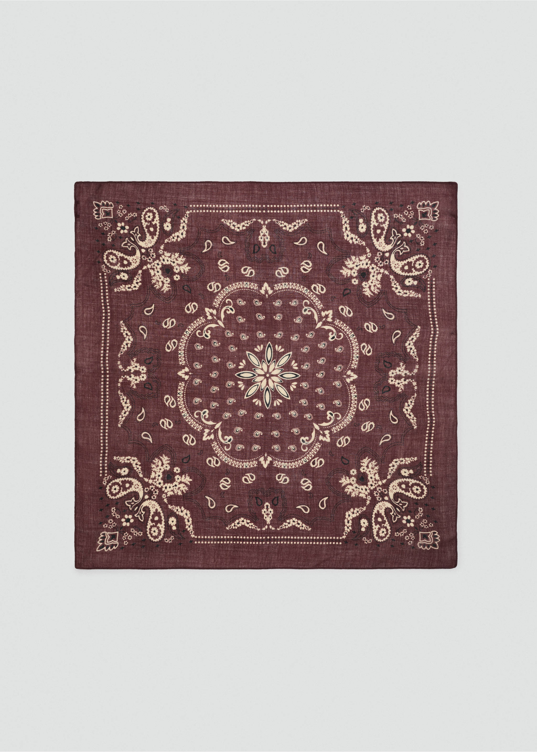 Paisley print scarf - Details of the article 2, Chocolate. Ref: 37085983-00.