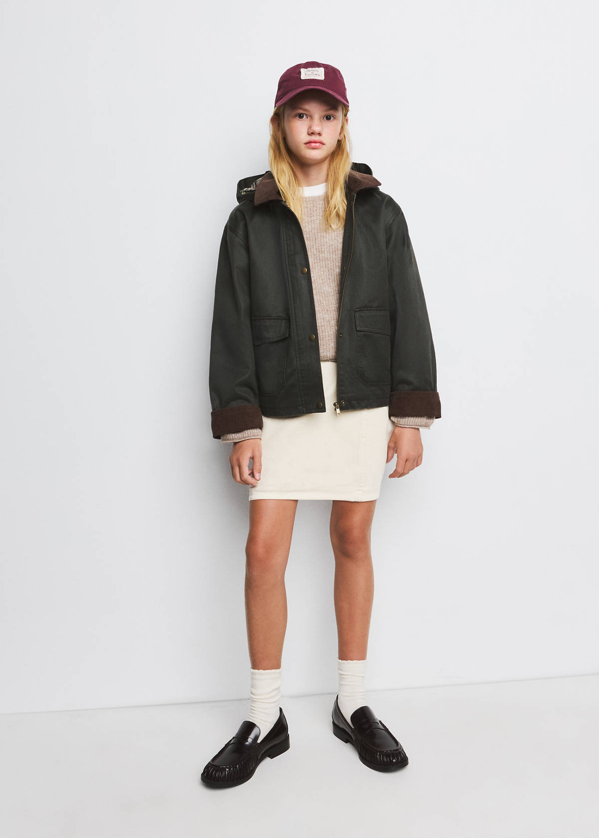 Waxed jacket with a corduroy collar