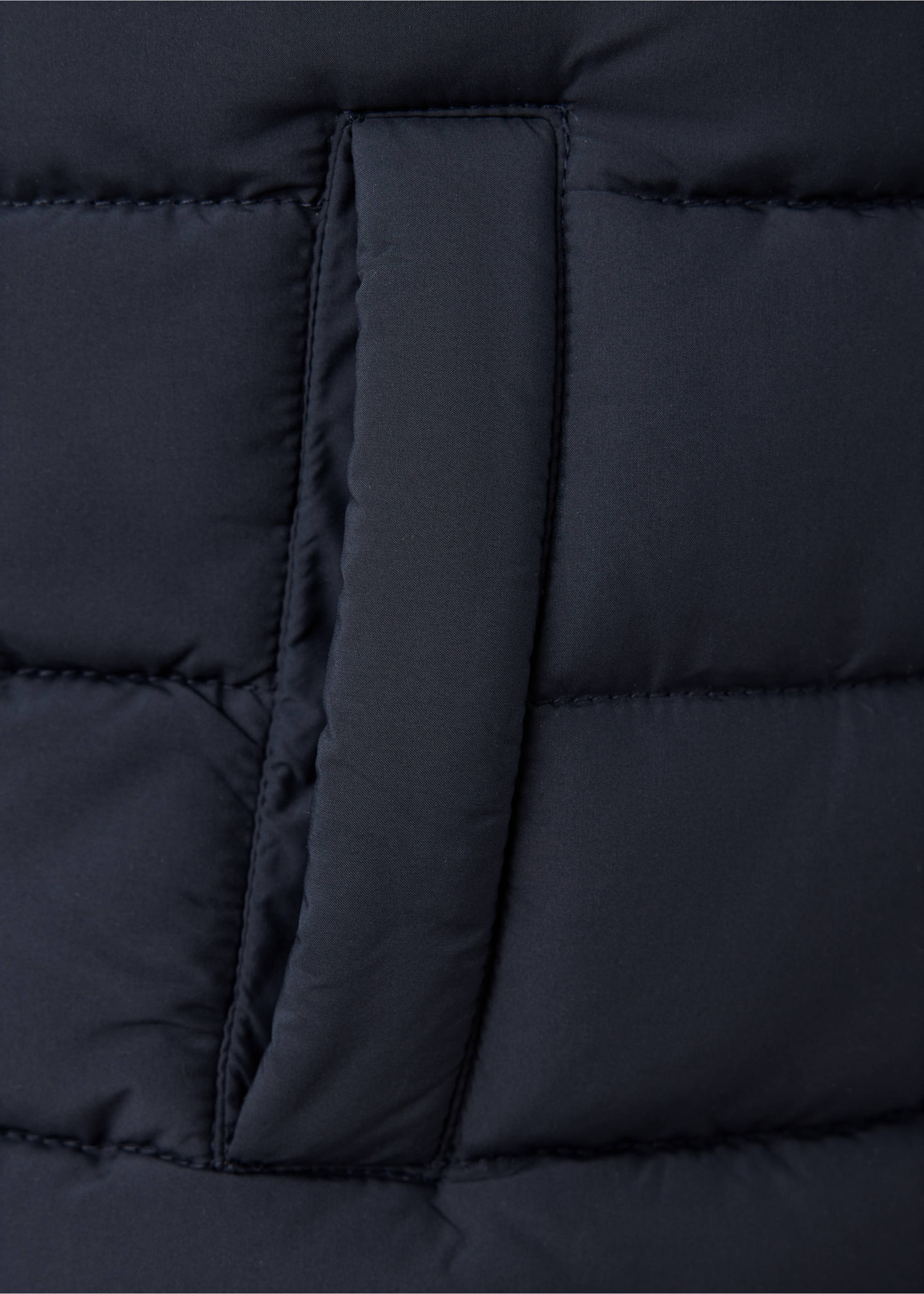 Veste en maille avec empiècements matelassés - Détail de l'article 0, Bleu marine. Ref: 37085986-00.