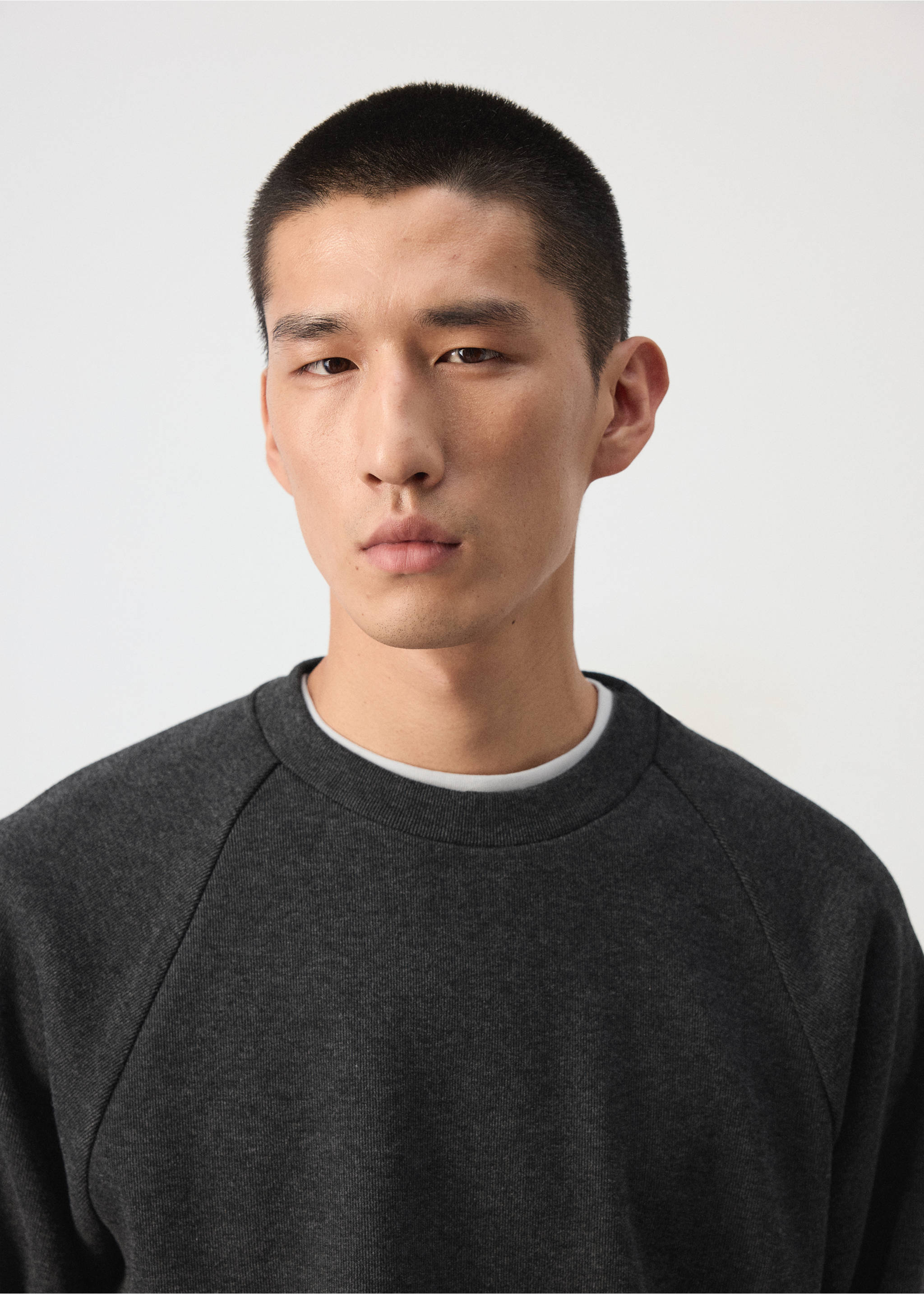 Sweatshirt van geborstelde sweatstof, regular fit - Detail van het artikel 1, Donkergrijs. Ref: 37085987-00.