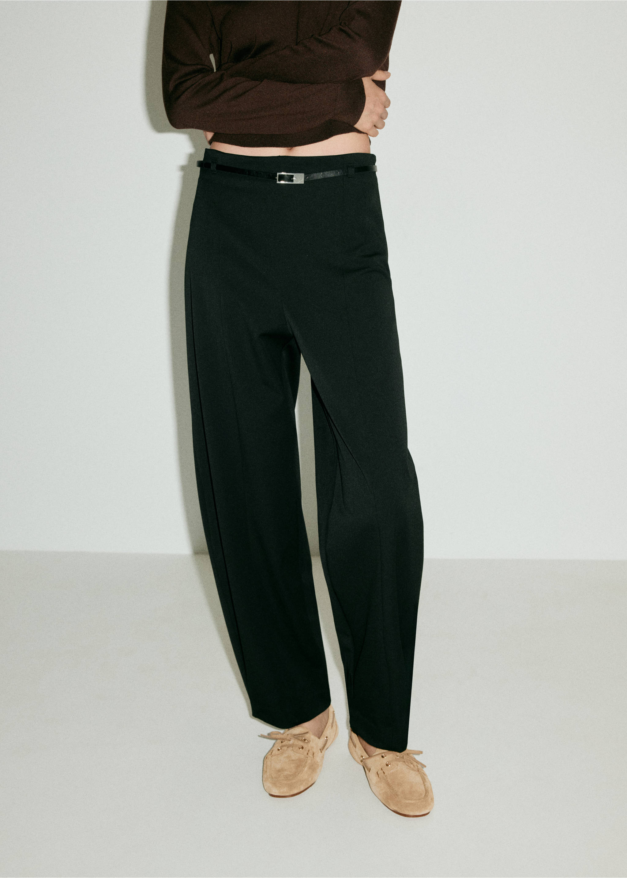 Balloon trousers with buckle belt - Medium plane, Black. Ref: 37085988-00.