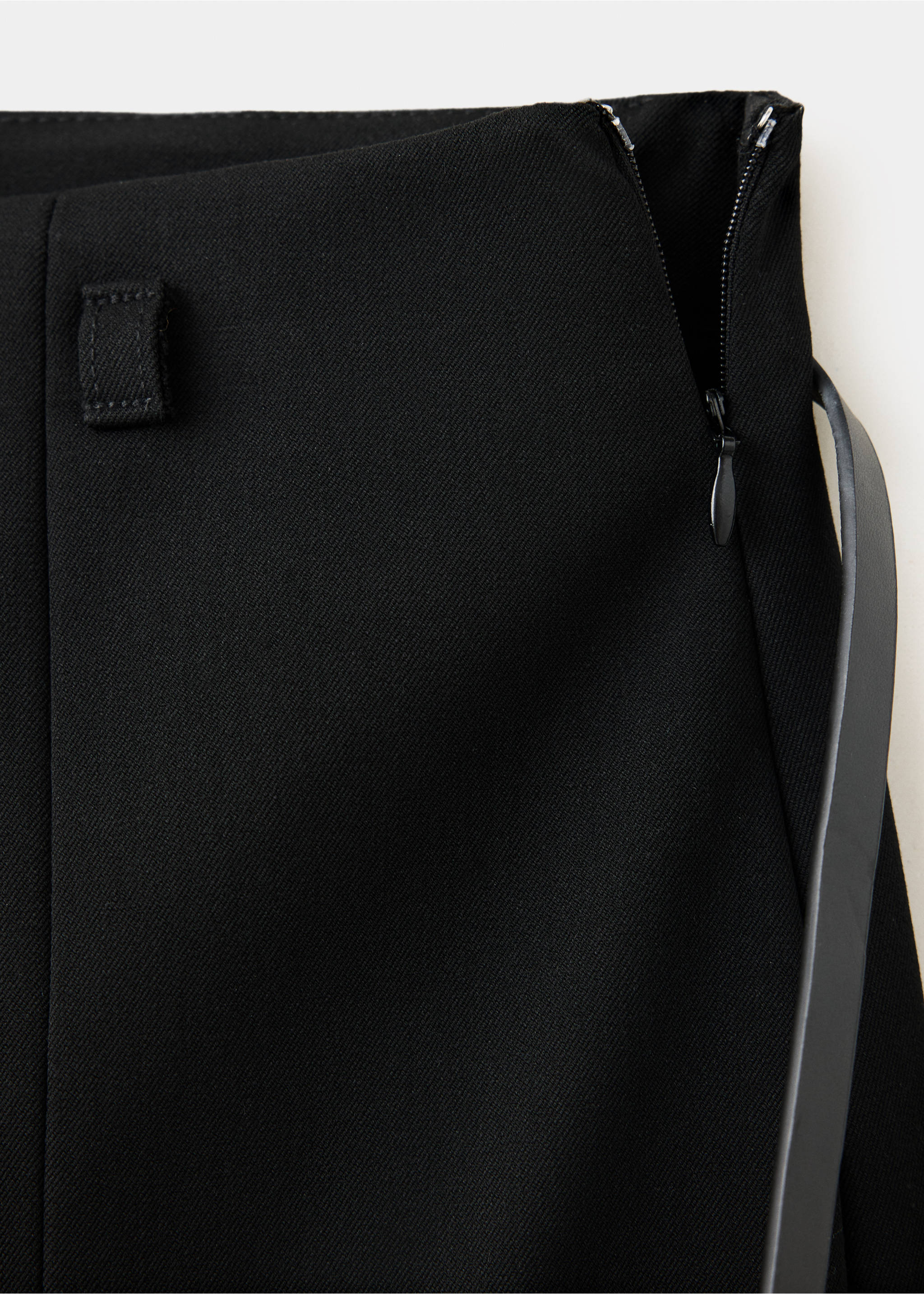 Balloon trousers with buckle belt - Details of the article 0, Black. Ref: 37085988-00.