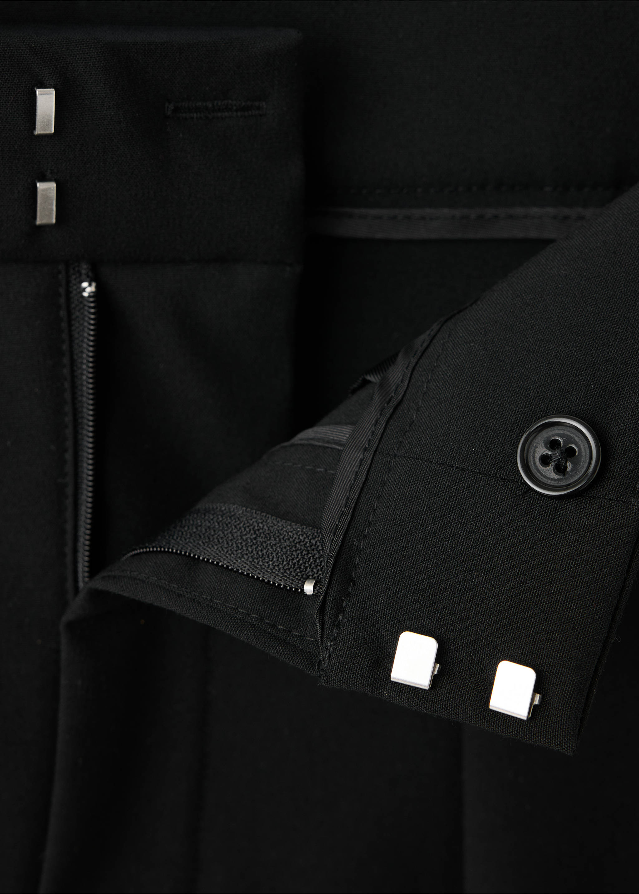 Balloon pleated trousers - Details of the article 0, Black. Ref: 37085992-00.