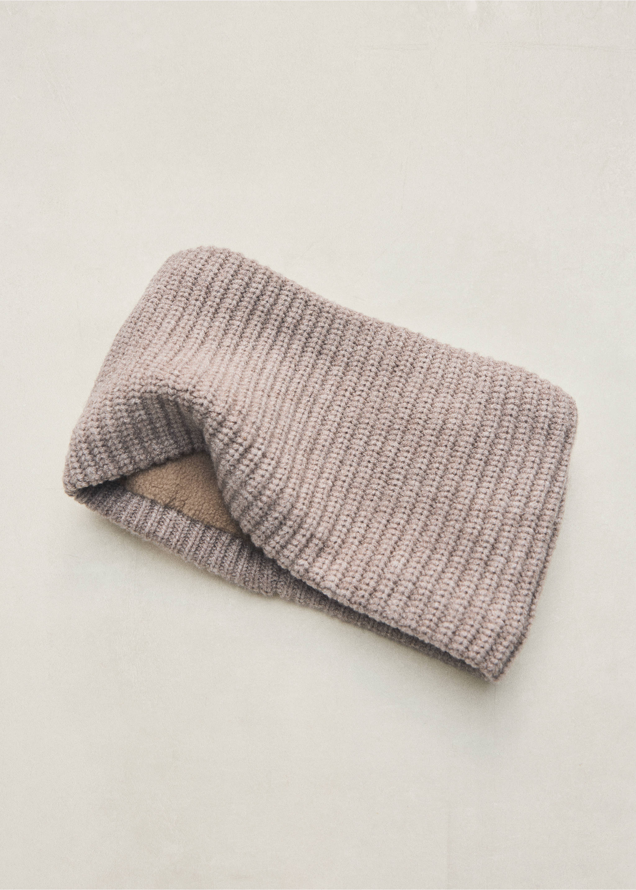 Taupe ribbed knit children's scarf with a soft lining., Sand. Ref: 37085994-00.