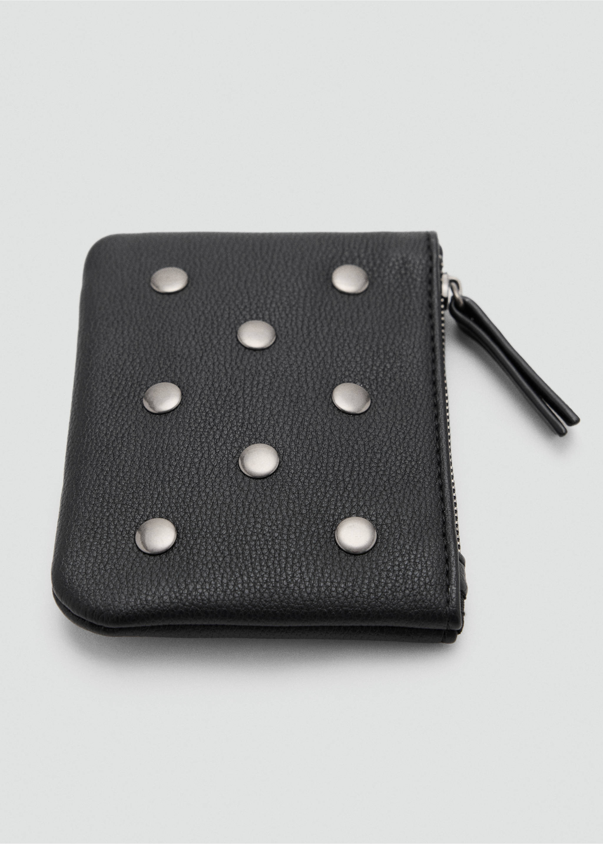 Studded purse - Details of the article 1, Black. Ref: 37085995-00.