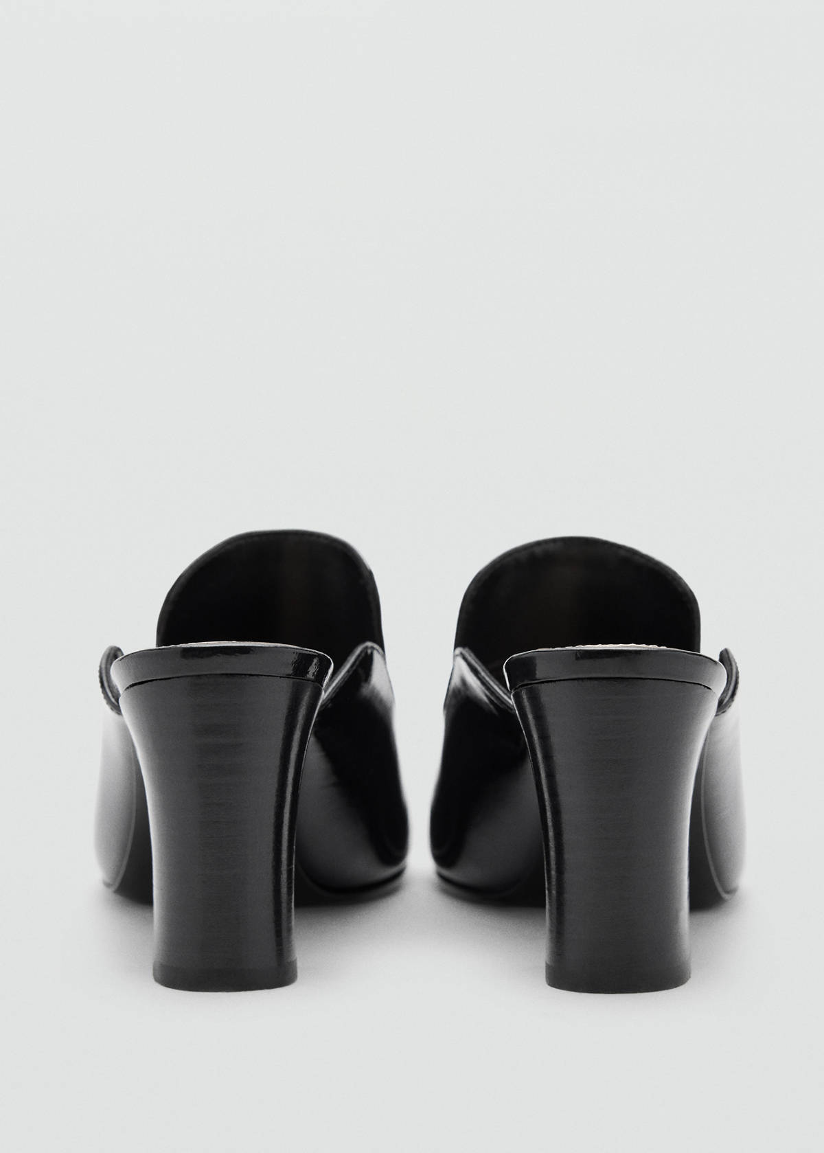 Patent leather high-heeled shoe — Black