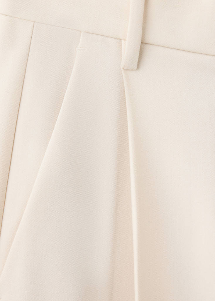 Pleated suit trousers — Ecru