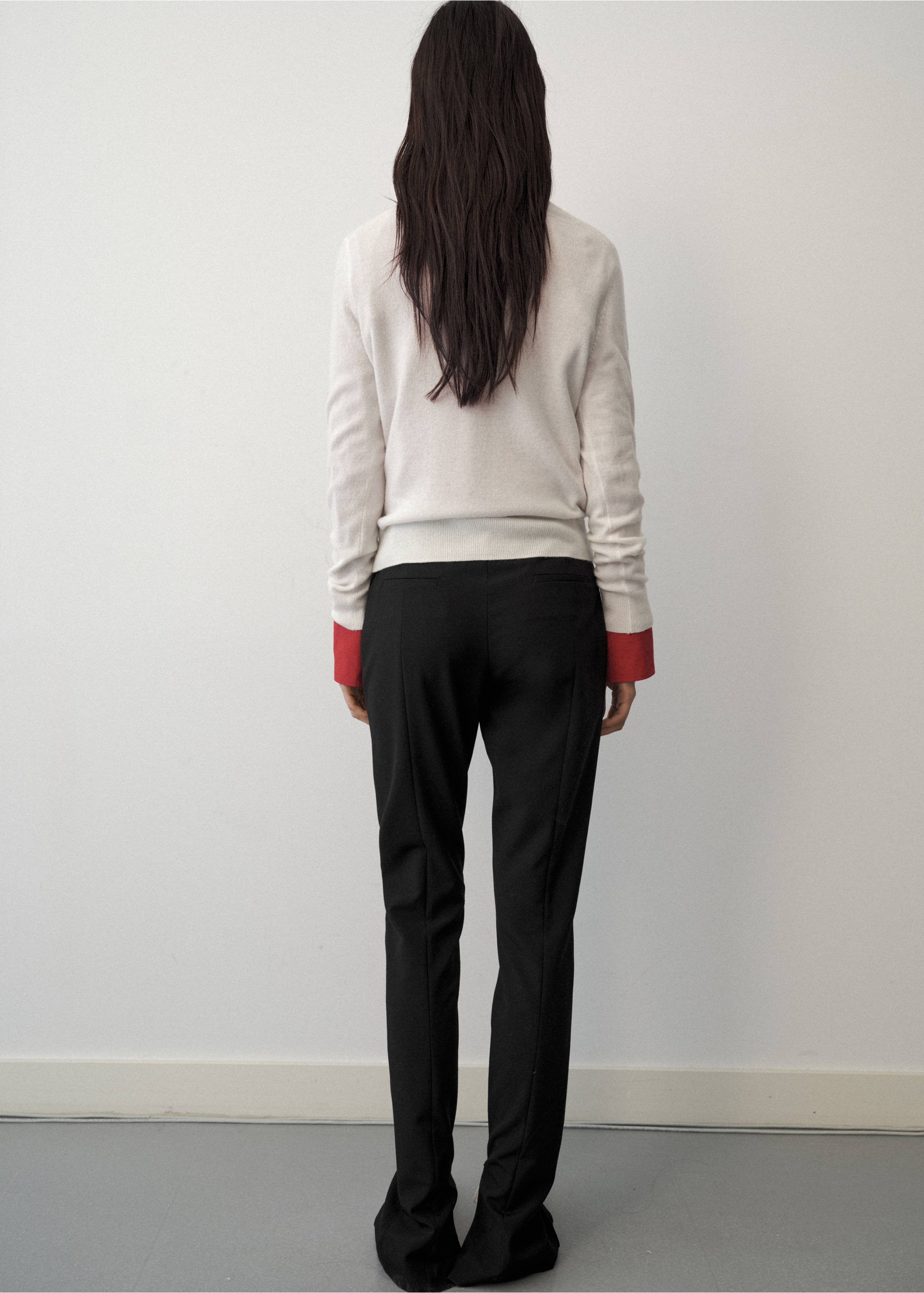 100% cashmere round-neck sweater - Reverse of the article, Ecru. Ref: 37086334-00.