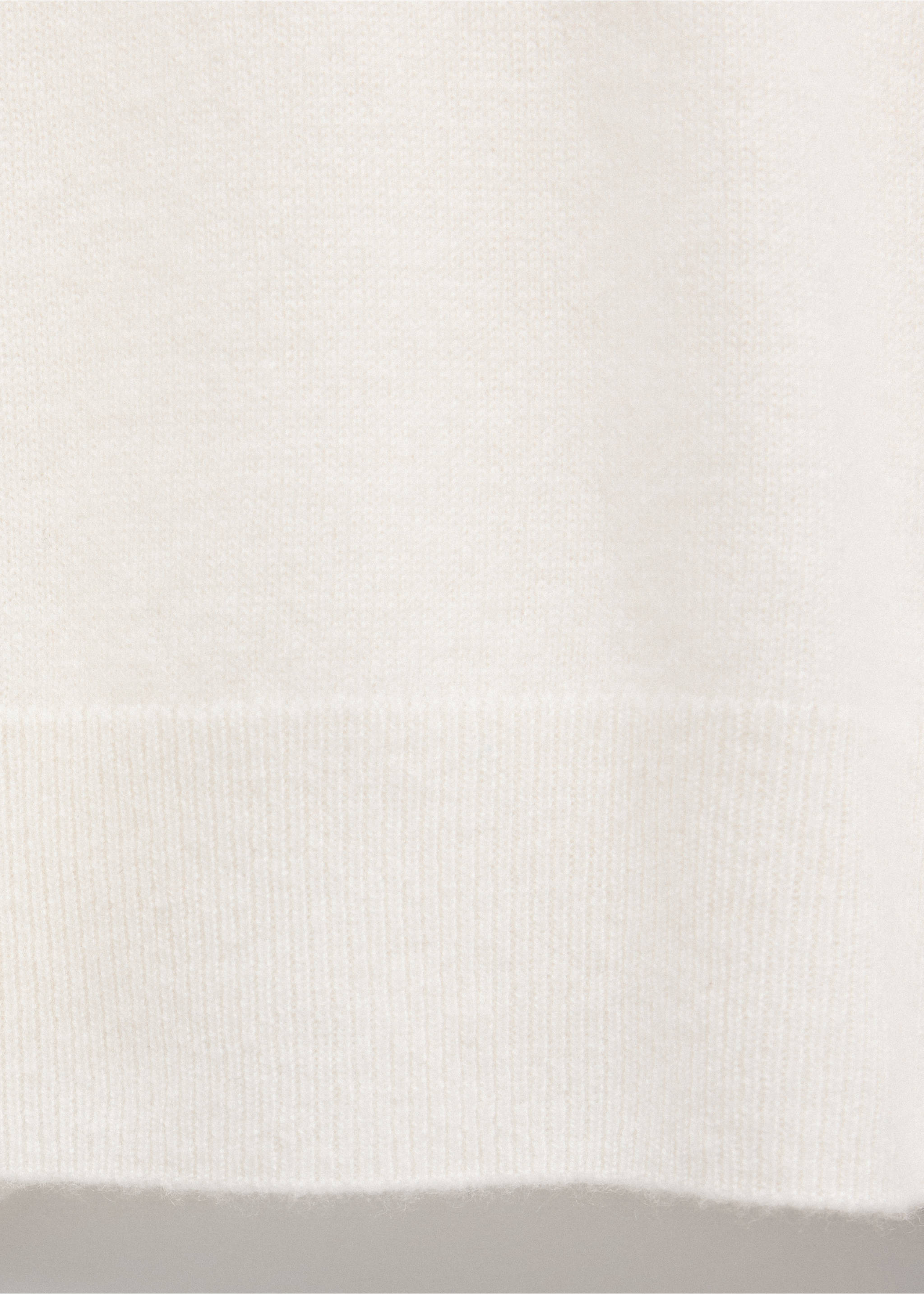 100% cashmere round-neck sweater - Details of the article 0, Ecru. Ref: 37086334-00.