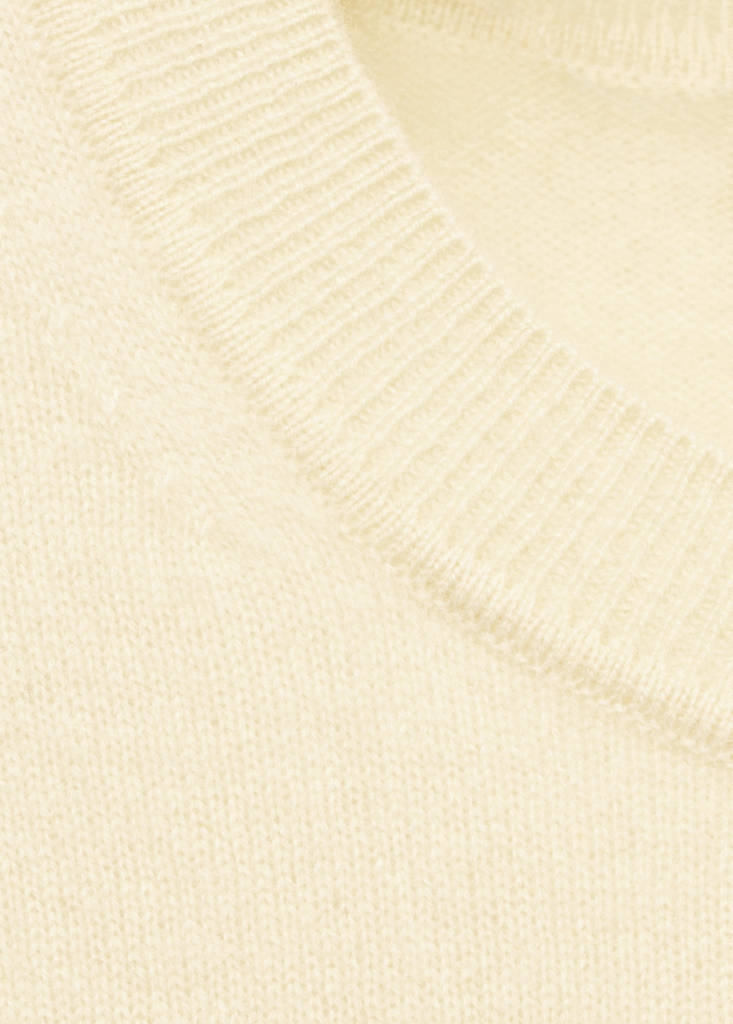100% cashmere round-neck sweater - thumbnail 5
