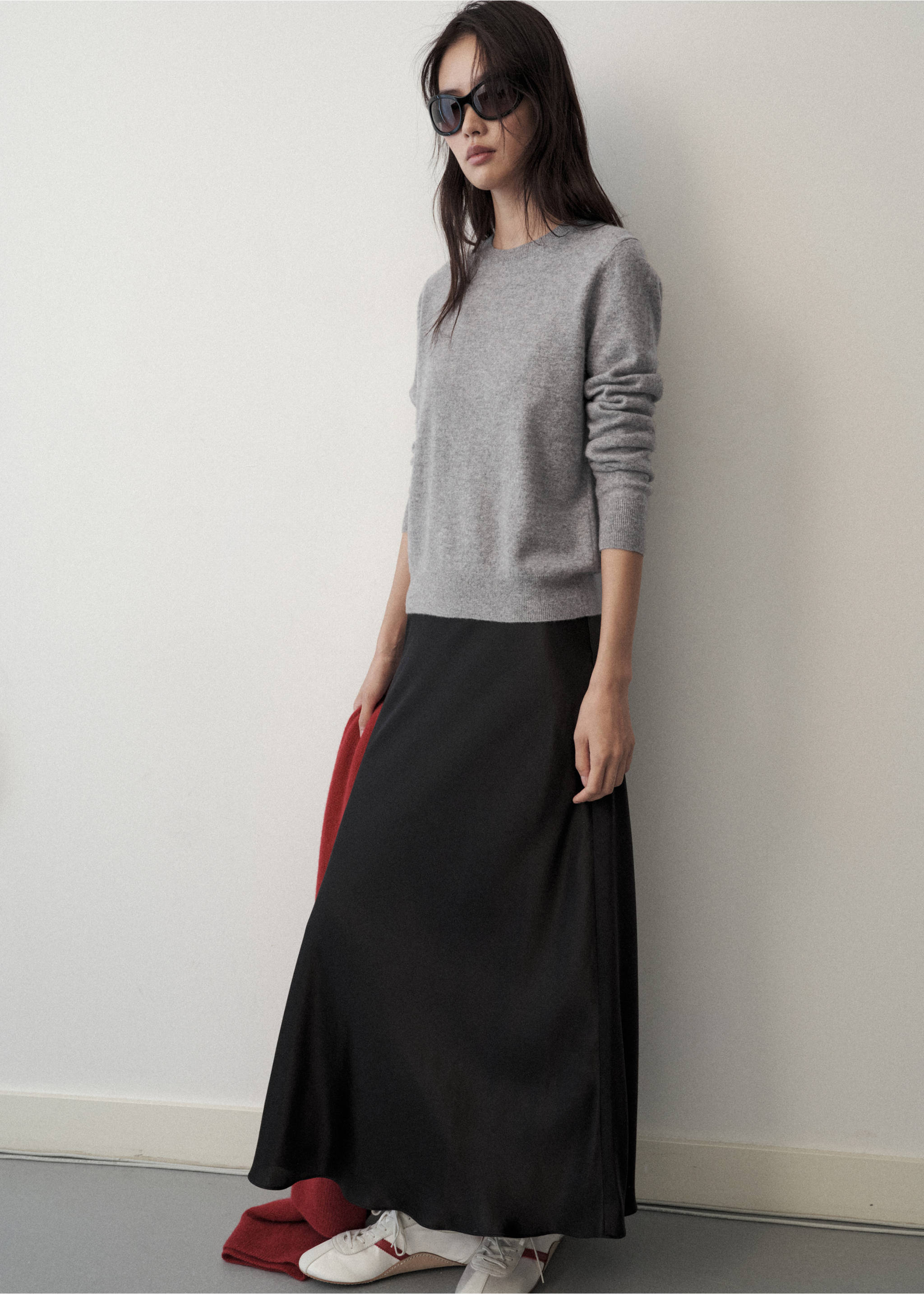 100% cashmere round-neck sweater - General plane, Light Heather Grey. Ref: 37086334-00.
