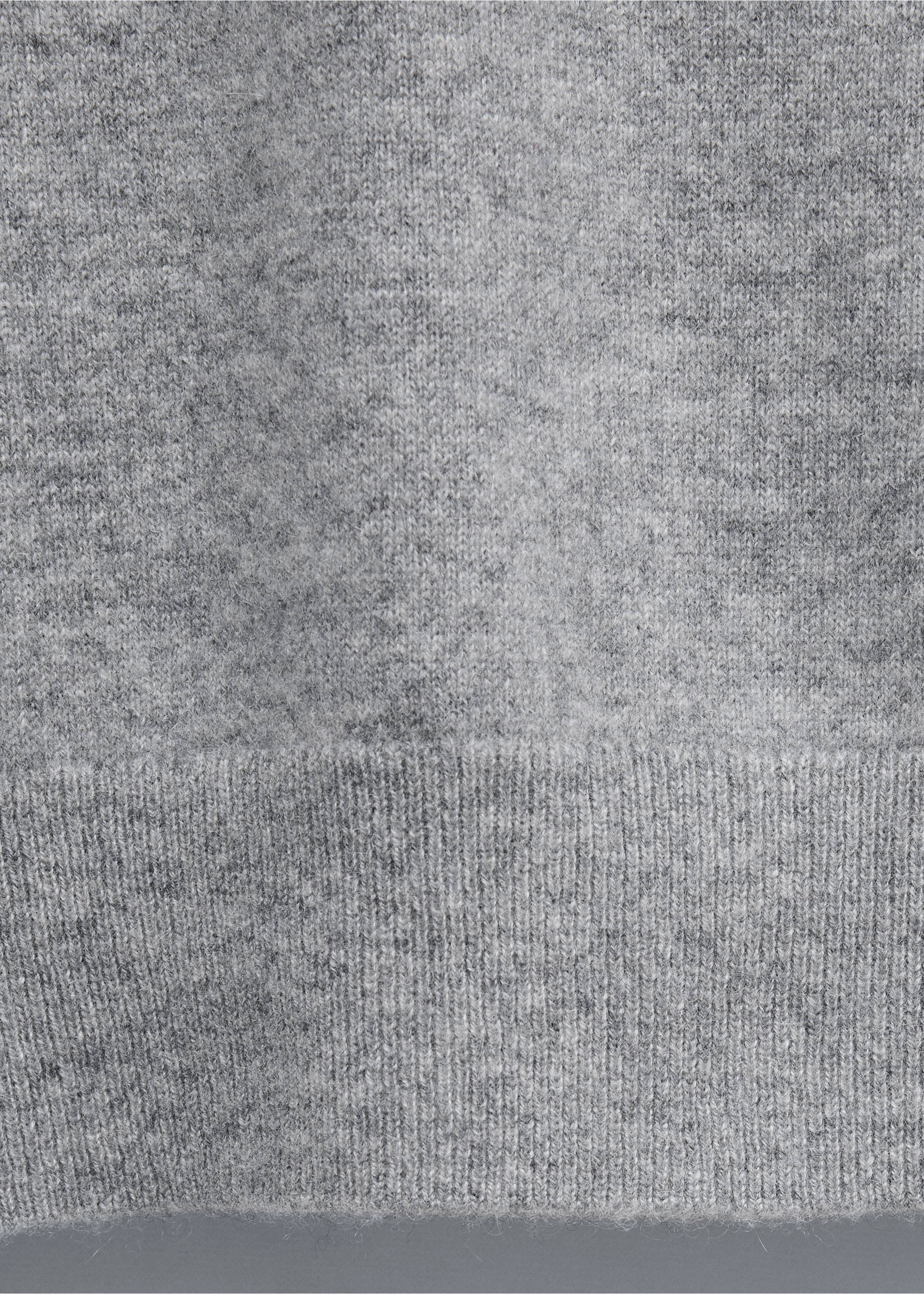100% cashmere round-neck sweater - Details of the article 0, Light Heather Grey. Ref: 37086334-00.