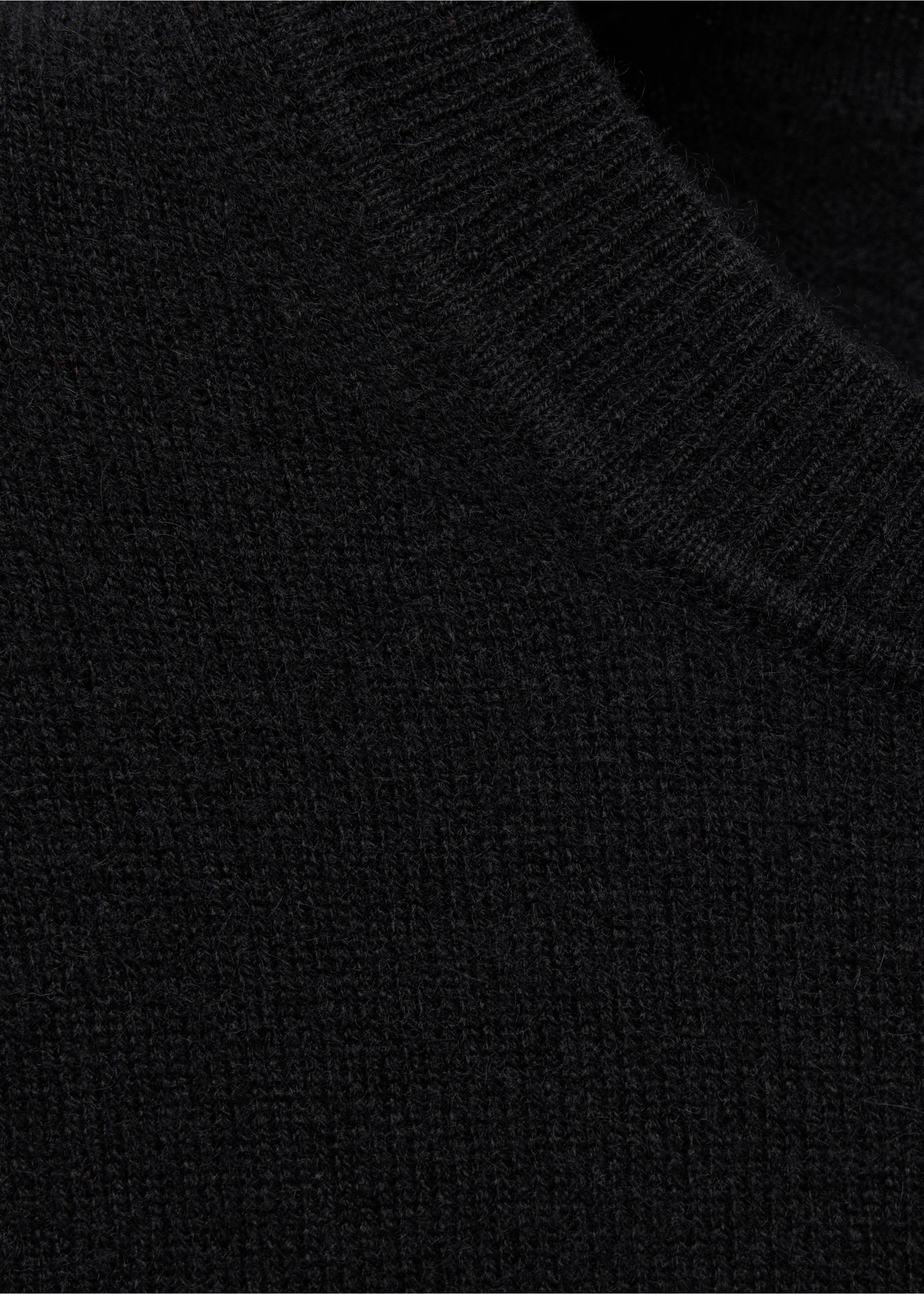100% cashmere round-neck sweater - Details of the article 8, Black. Ref: 37086334-00.