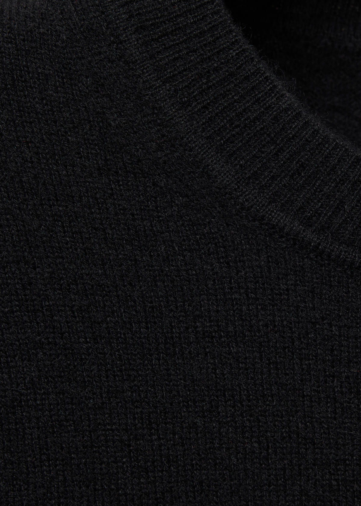 100% cashmere round-neck sweater — Black