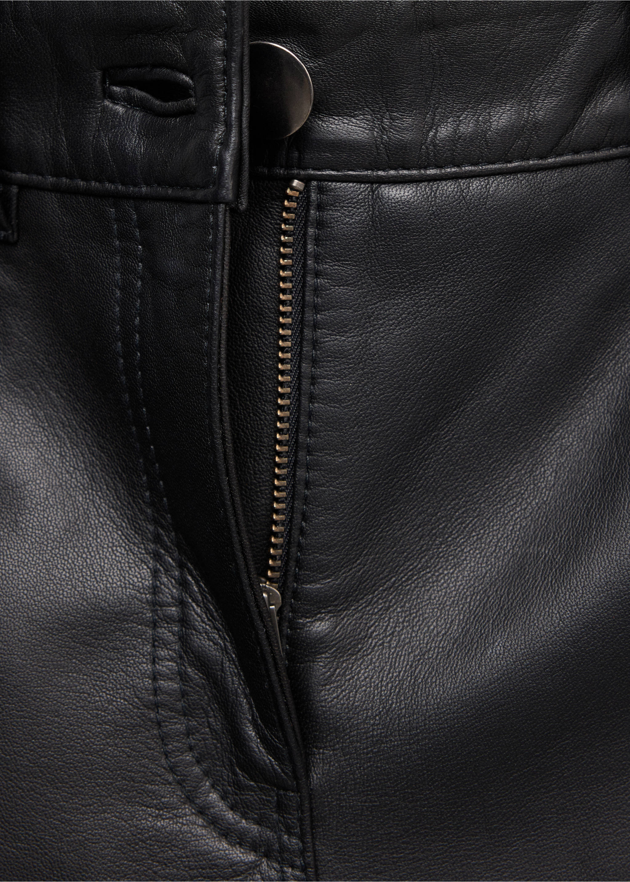 Straight-fit leather trousers - Details of the article 8, Black. Ref: 37086347-00.