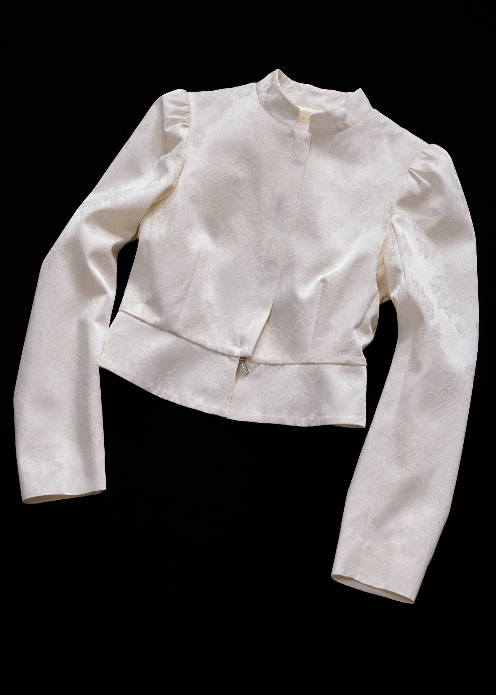 Jacquard jacket with stand collar - Details of the article 5, Ecru. Ref: 37086363-00.