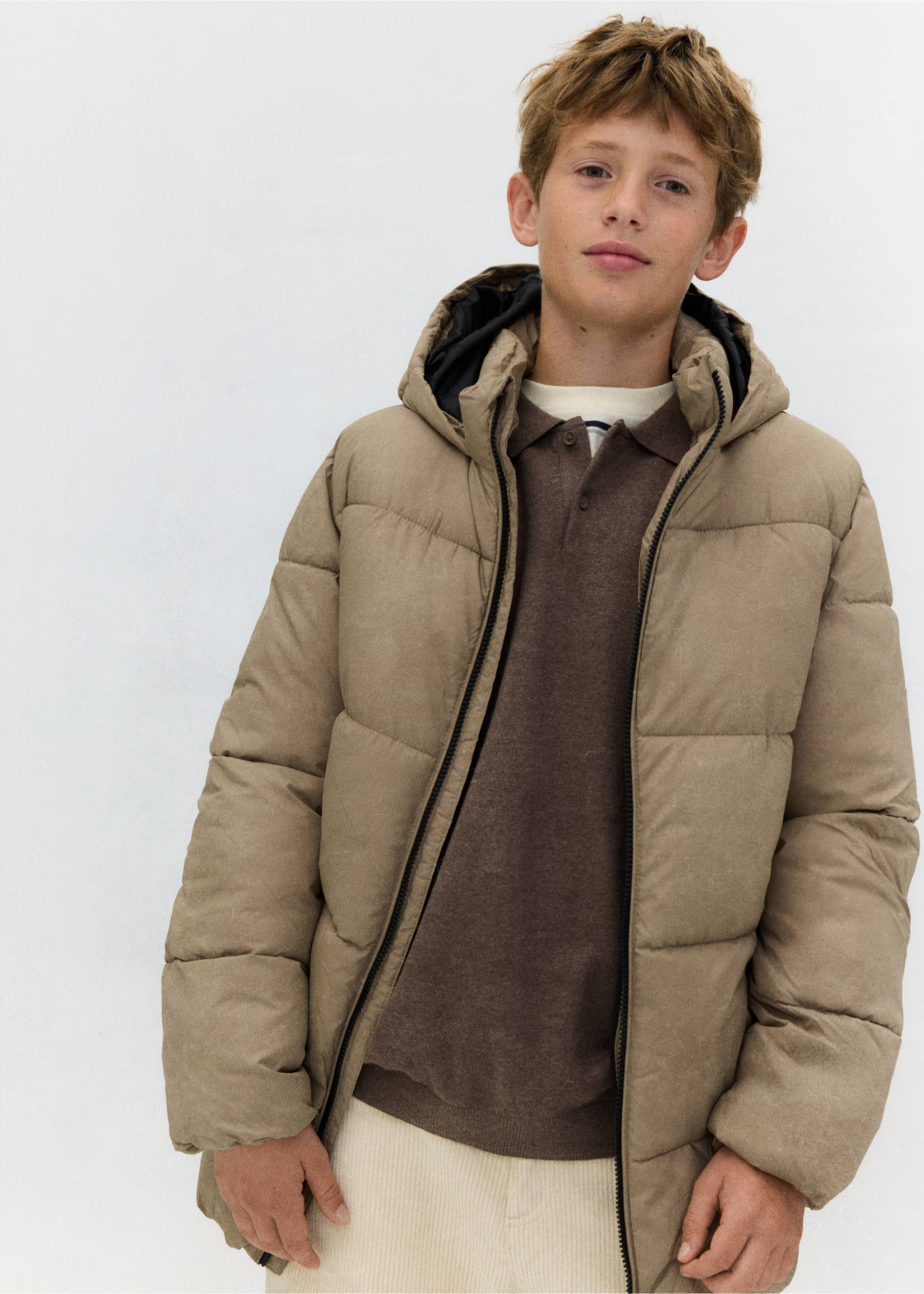 Long padded anorak with hood - Details of the article 5, Sand. Ref: 37086720-00.