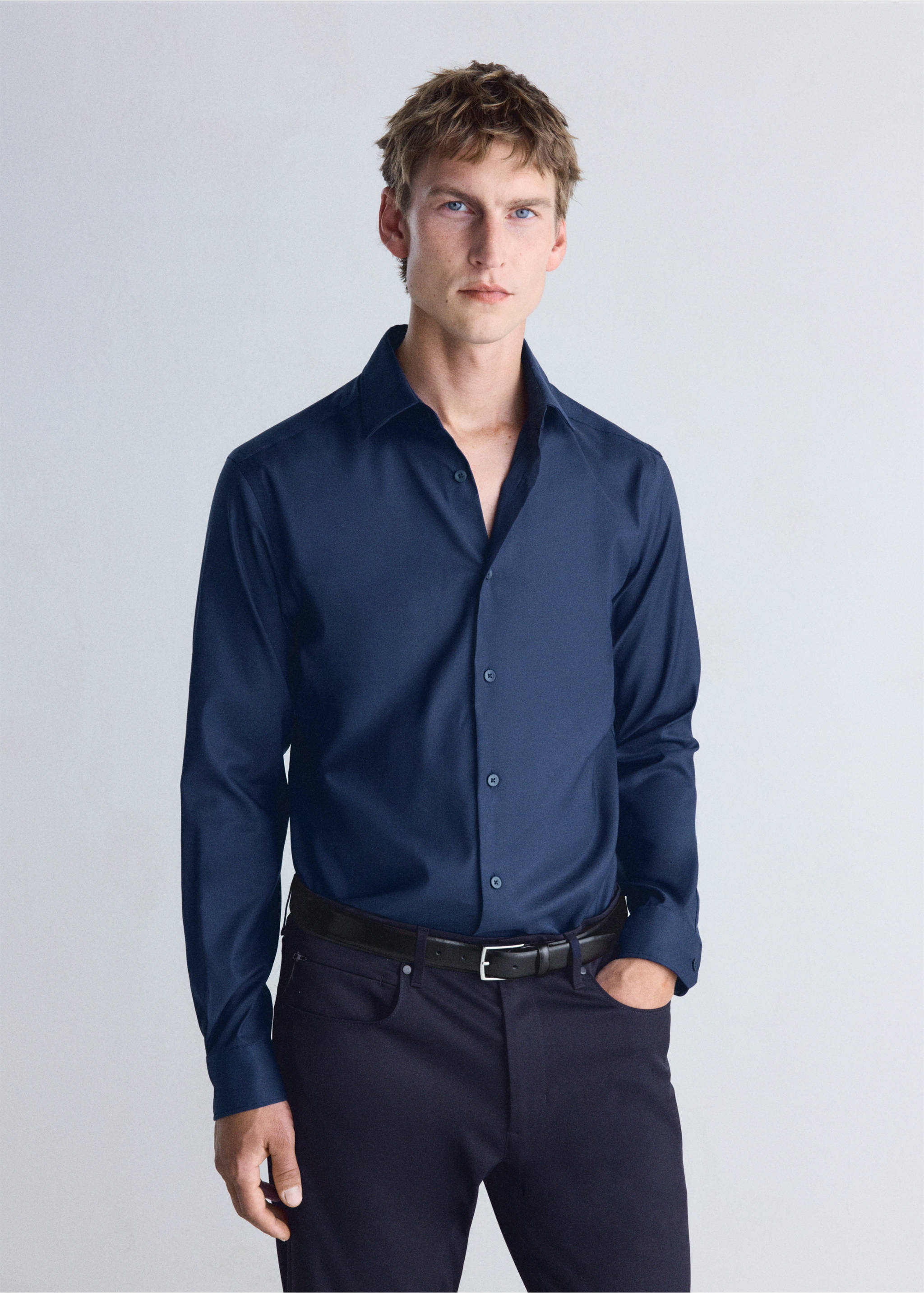 Camisa slim fit algodón comfort stretch non-iron - Plano medio, Azul tinta. Ref: 37086725-00.