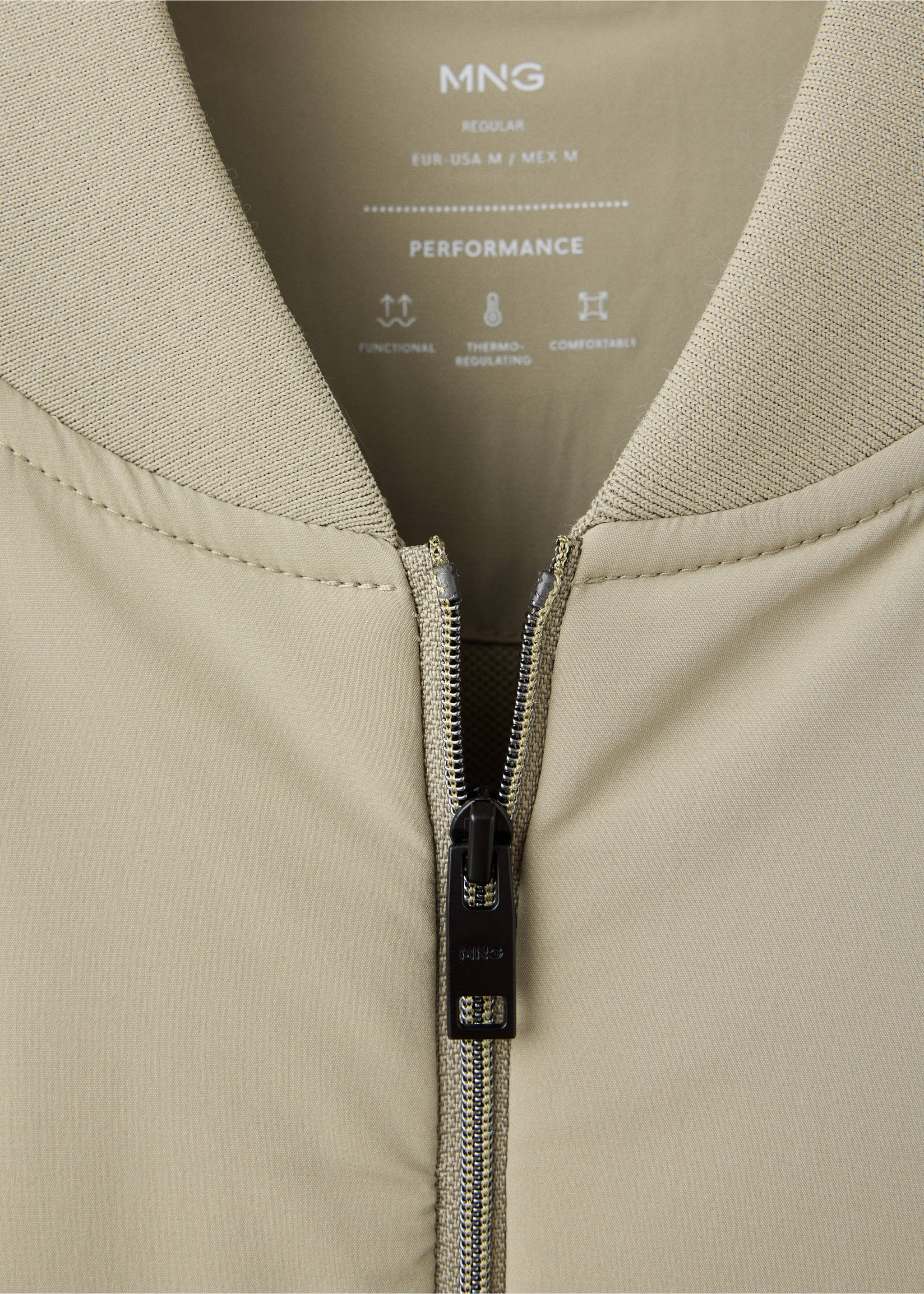 Thermolite®-filled bomber jacket - Details of the article 8, Medium Brown. Ref: 37086726-00.