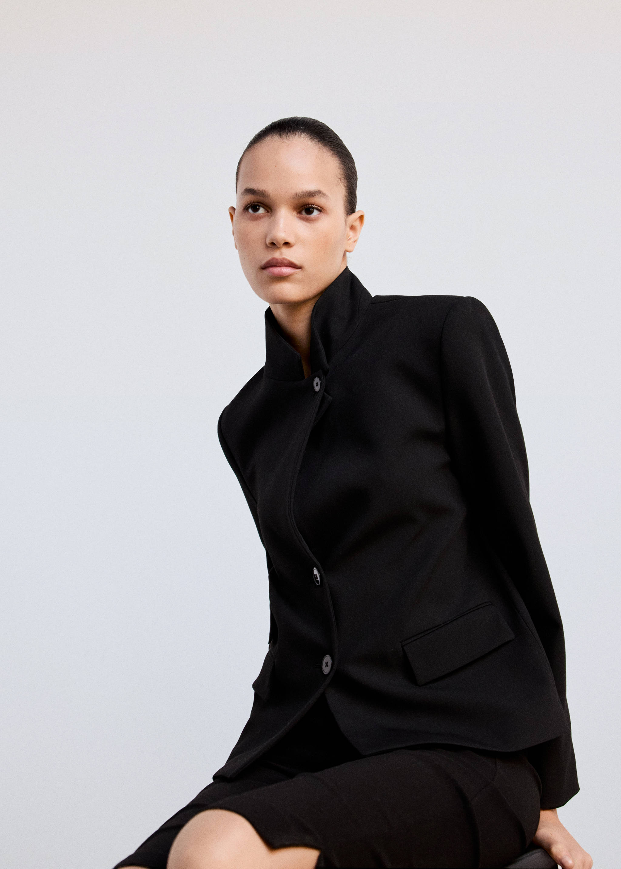 Blazer recta cuello subido - Plano medio
