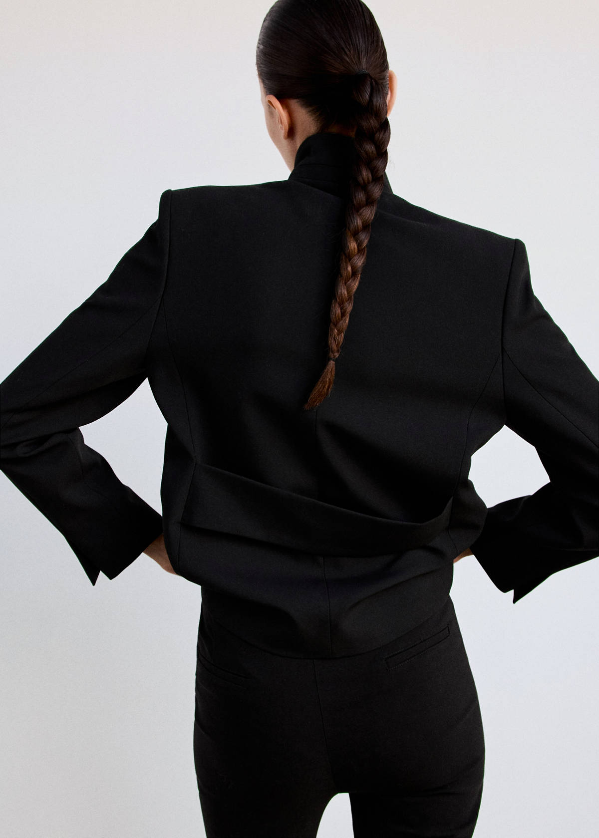 Straight-cut blazer with a stand-up collar — Black