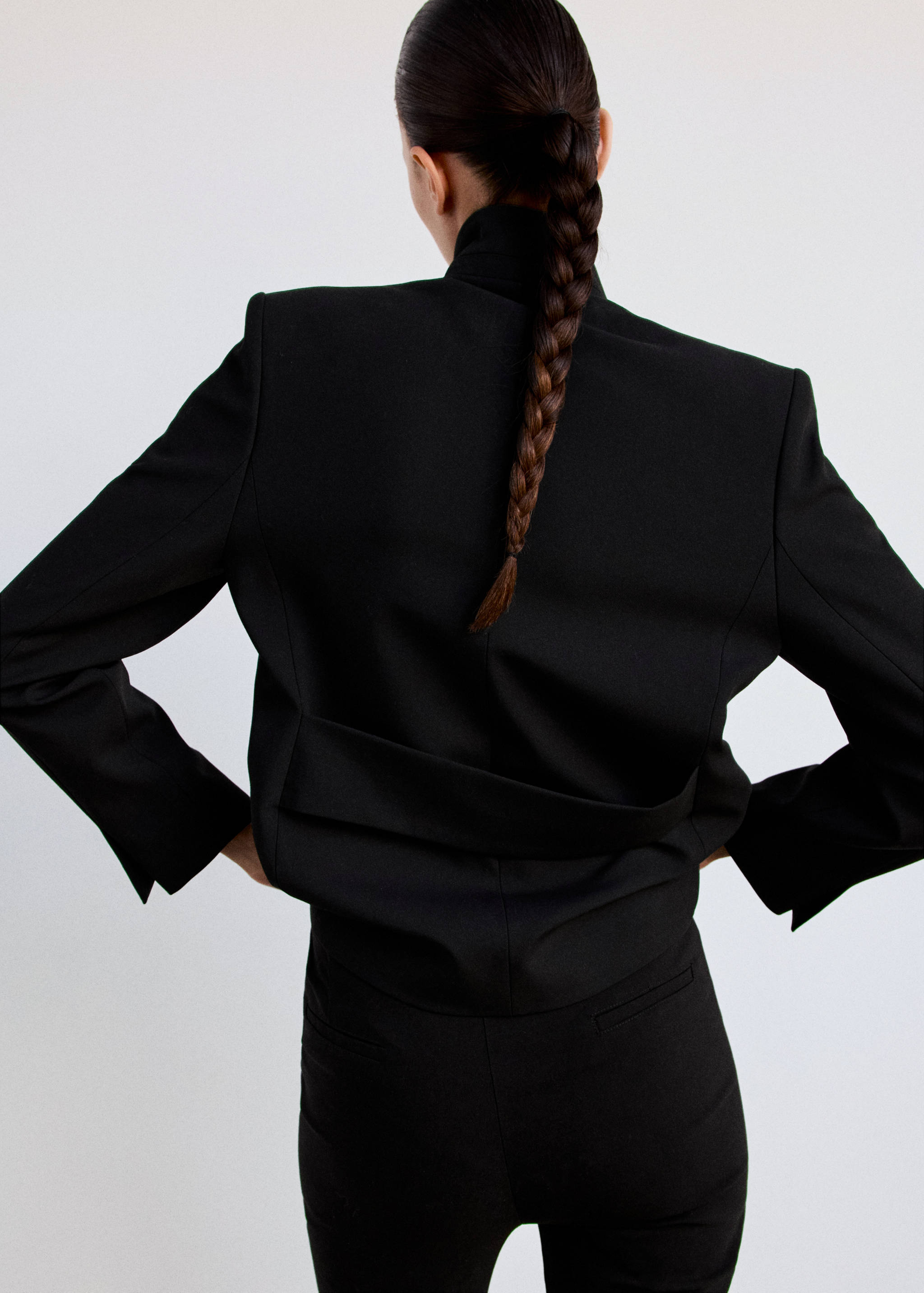 Blazer recta cuello subido - Reverso del artículo