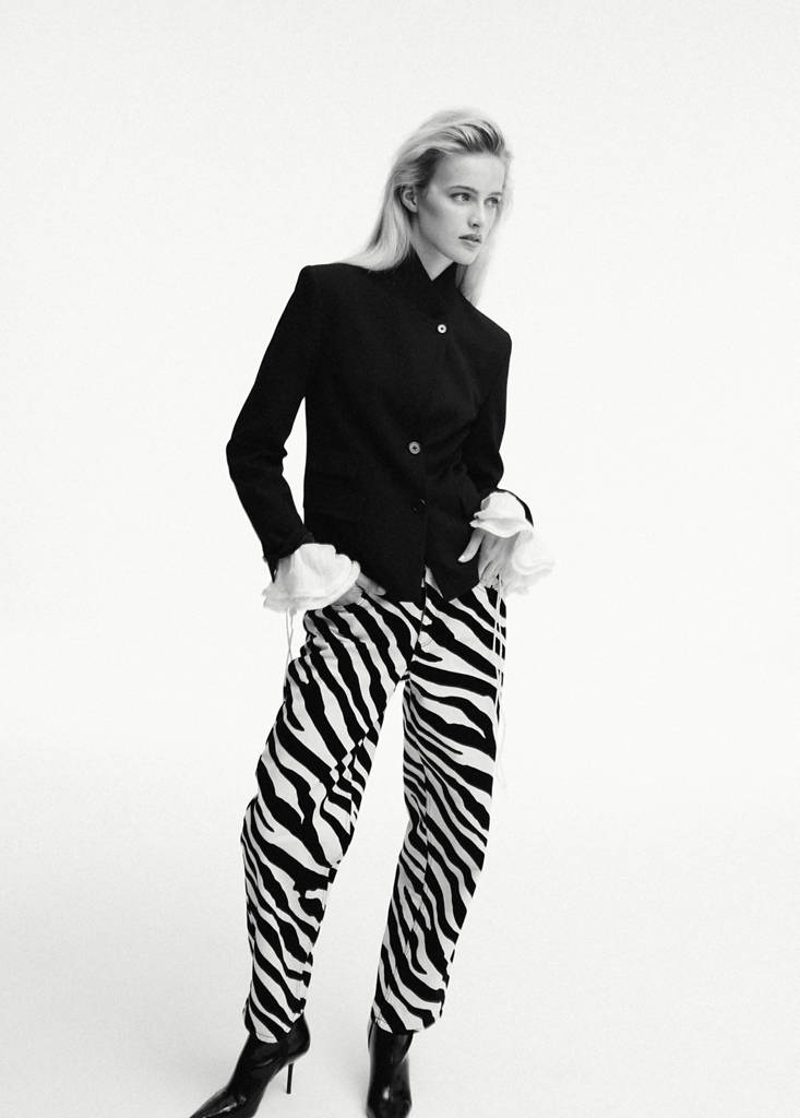 Straight-cut blazer with a high neck — Black