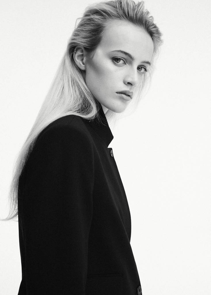 Straight-cut blazer with a high neck — Black