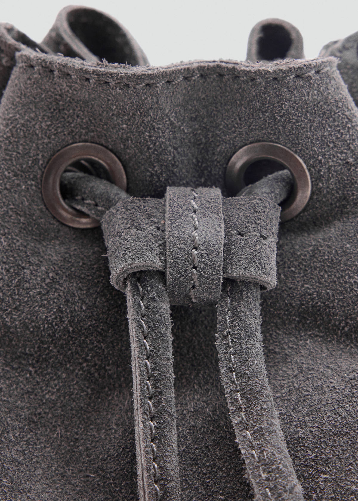 Suede drawstring bag — Grey