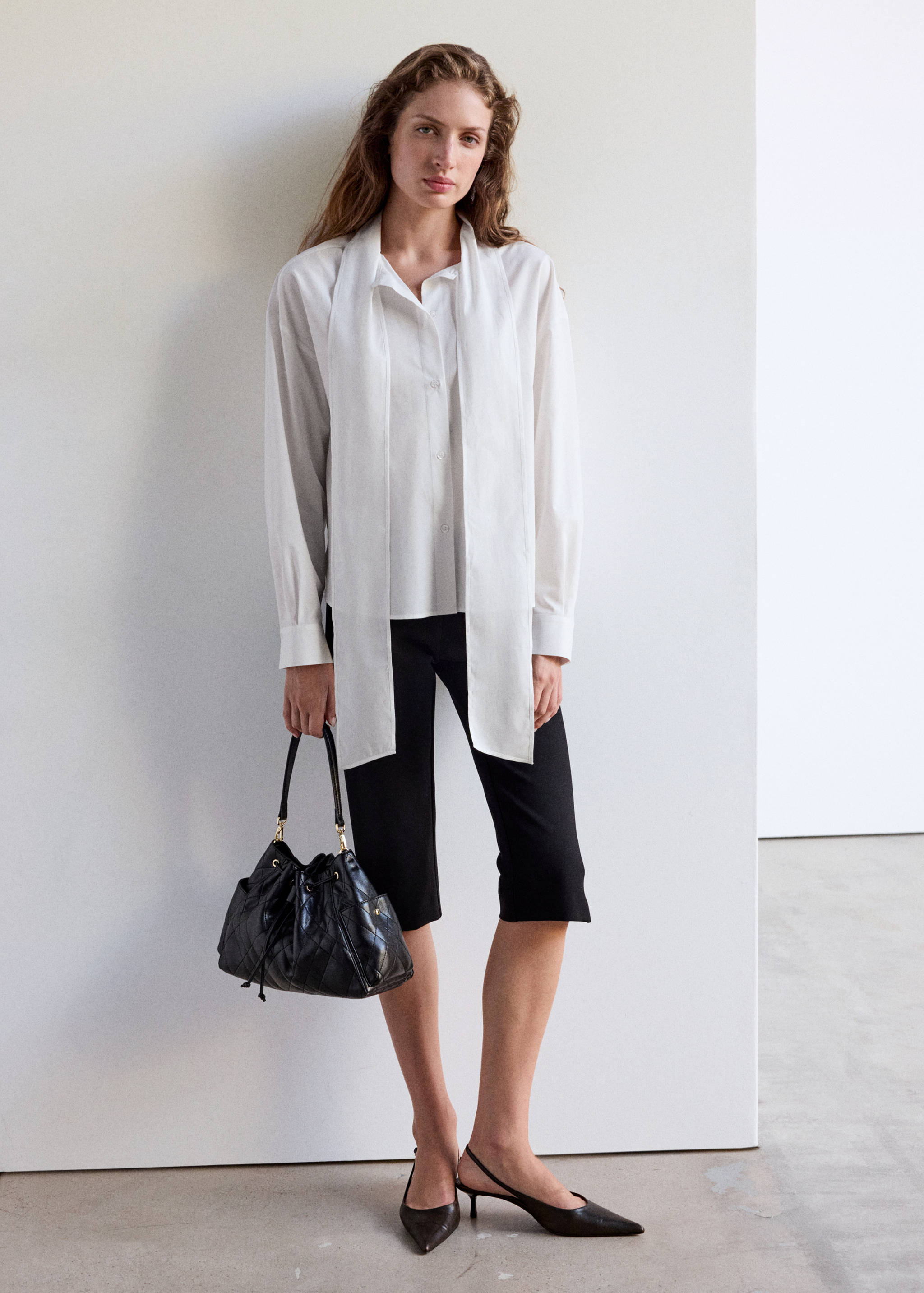 Cotton blouse with tie-neck - General plane