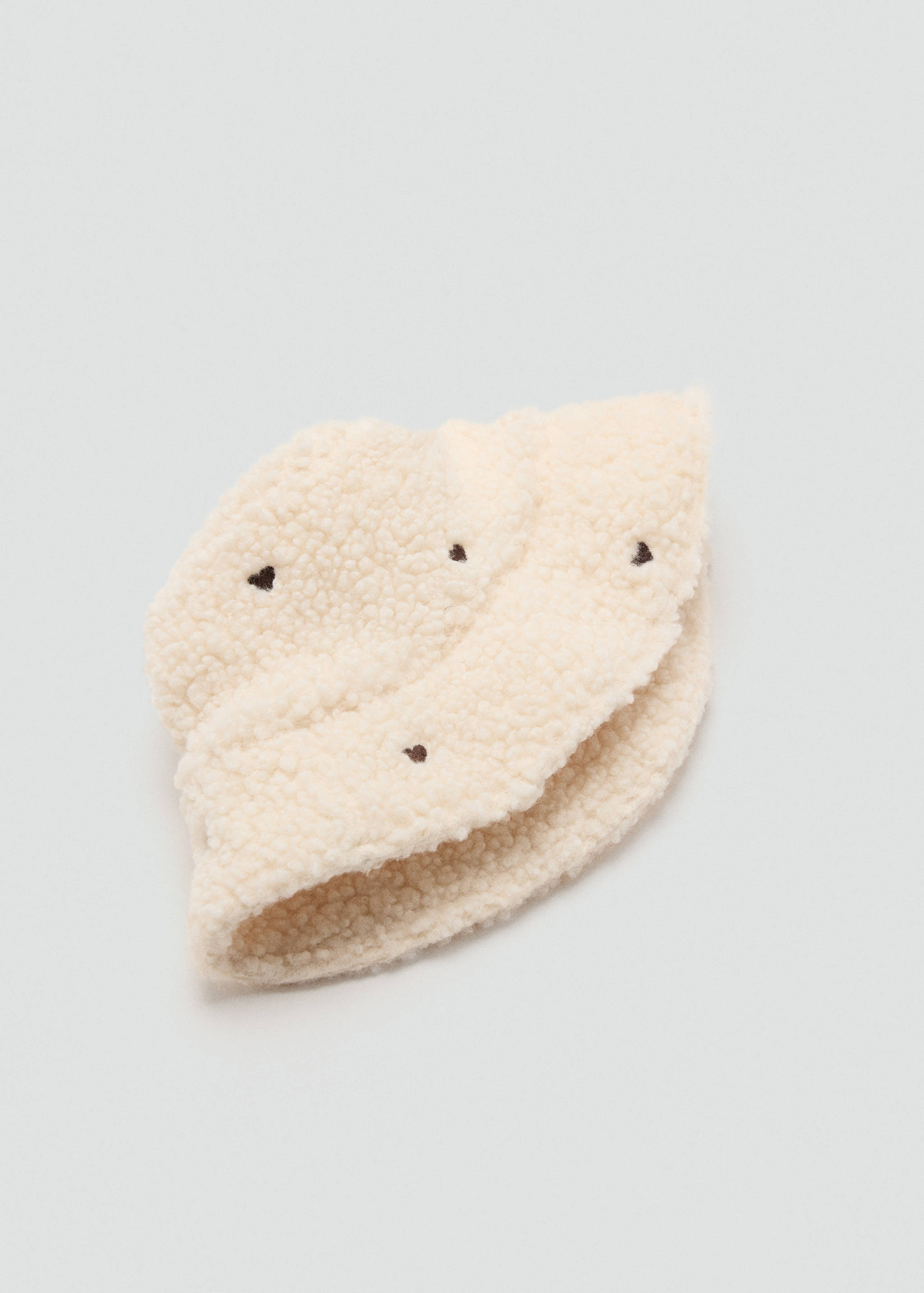 Sheepskin hat with embroidered details - Details of the article 1
