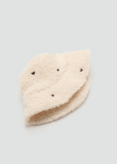 Sheepskin cap with embroidered details — Ecru 3