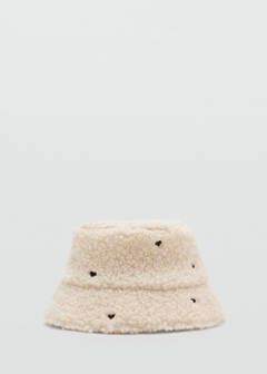 Sheepskin cap with embroidered details — Ecru 1