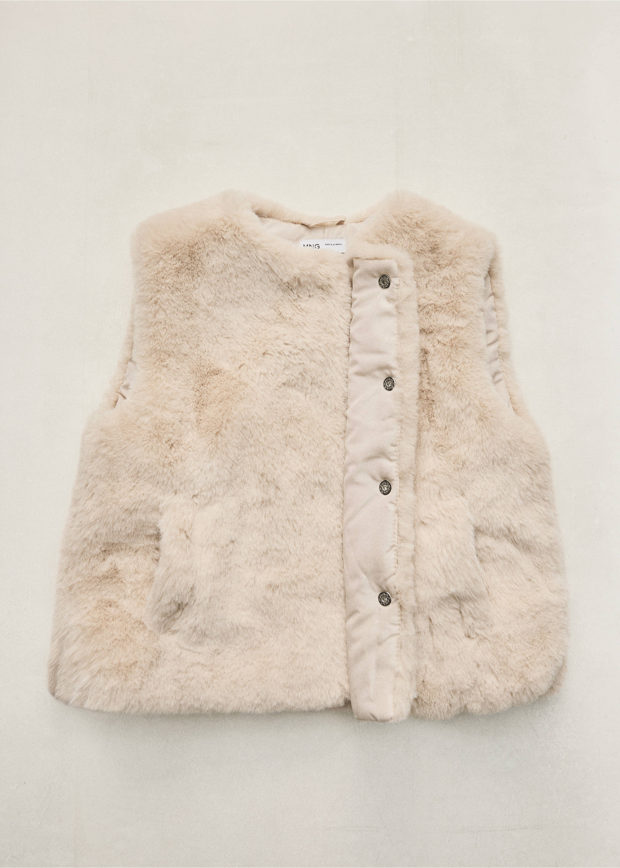 Fur-effect cape gilet - Details of the article 5, Ecru. Ref: 37087770-00.