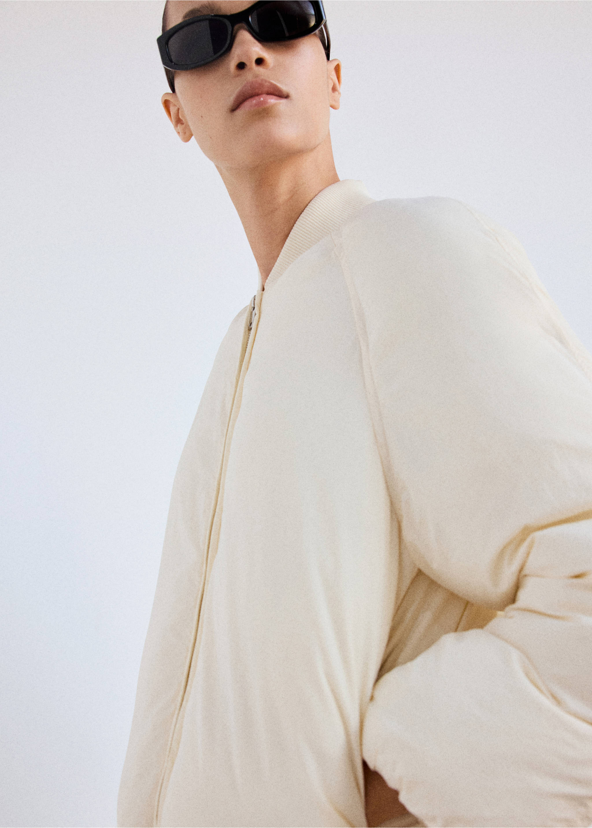 Anorak aloe - Details of the article 1, Off White. Ref: 37087772-00.