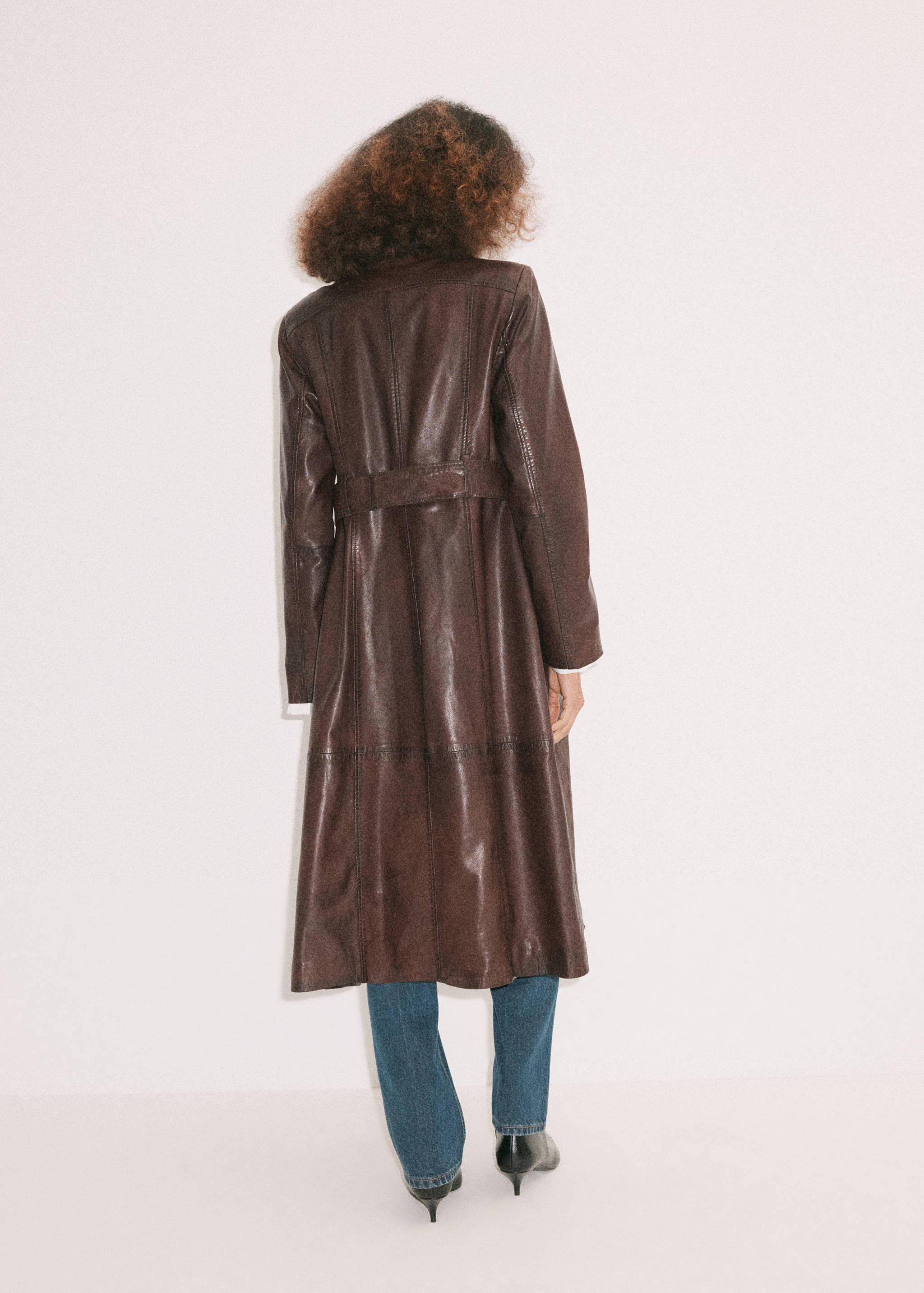 Leather trench coat with belt - Reverse of the article