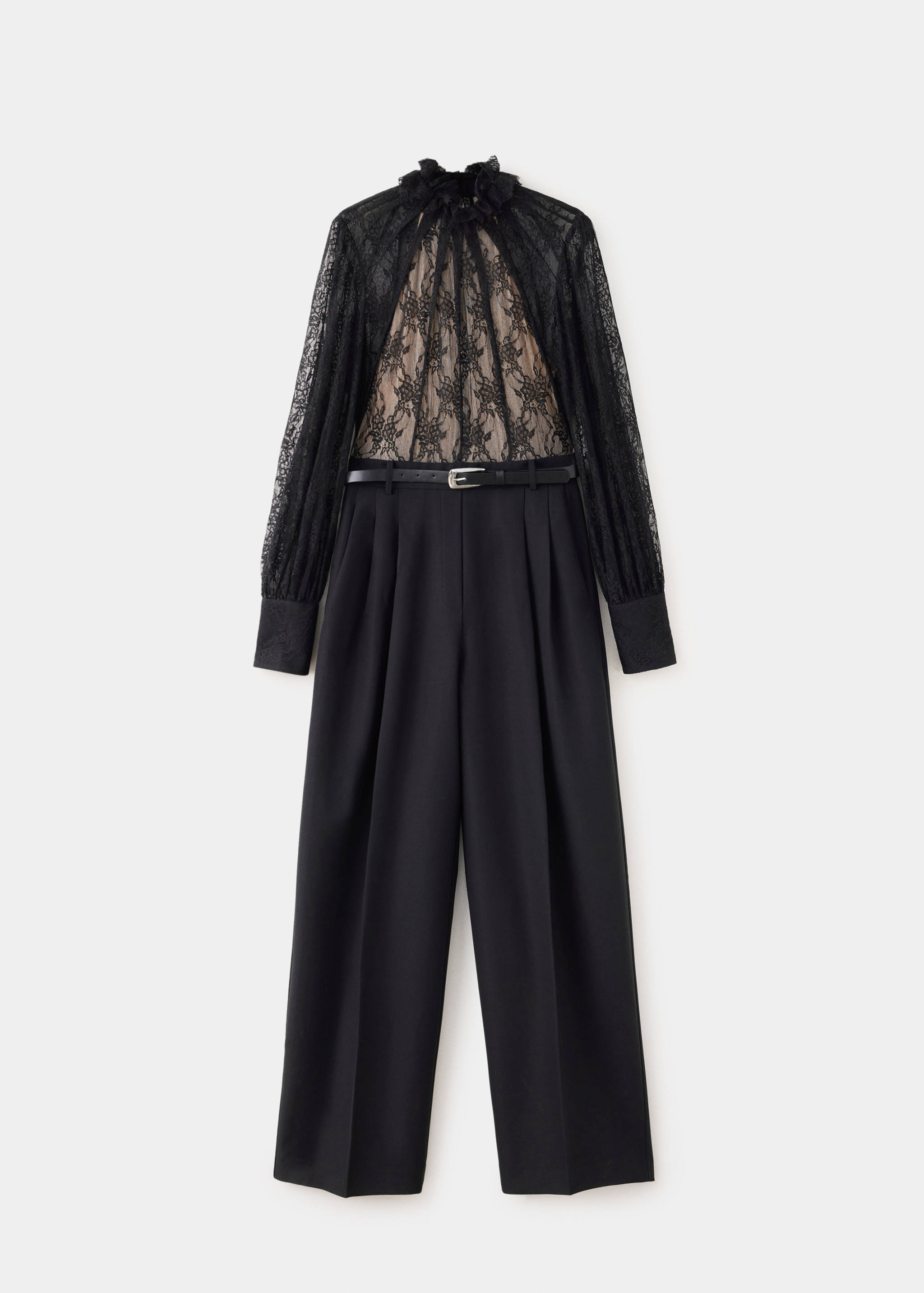 Mono negro con cuerpo de encaje, escote con volantes y pantalón ancho.