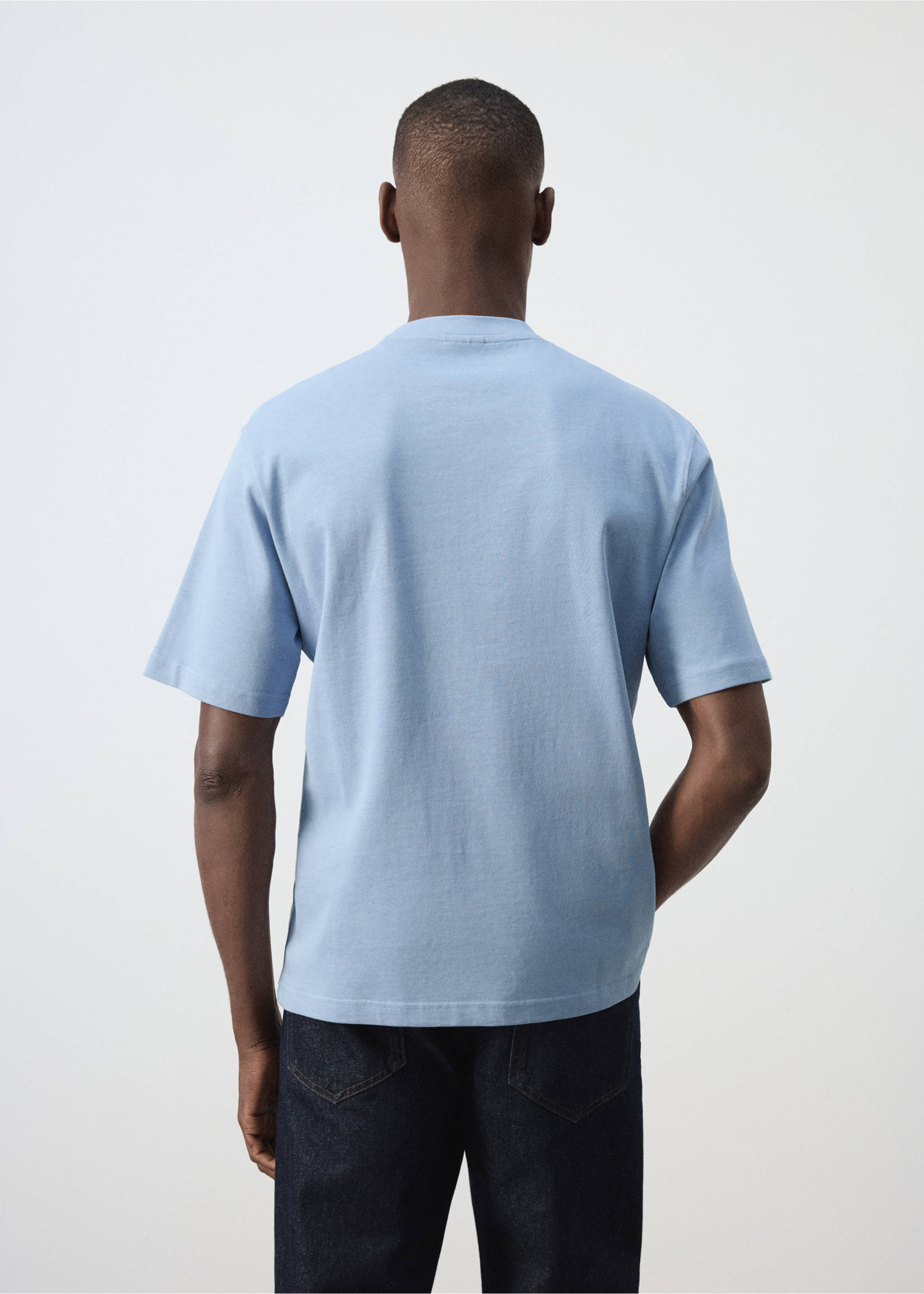 Light blue short-sleeved t-shirt seen from the back, featuring a ribbed crew neck., Blue. Ref: 37087787-00.
