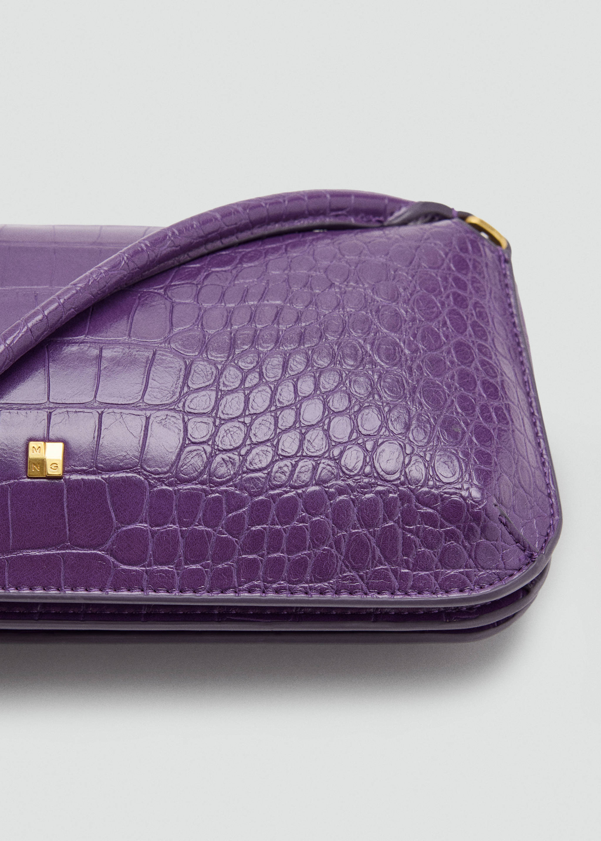 Patent crocodile-effect bag - Details of the article 3