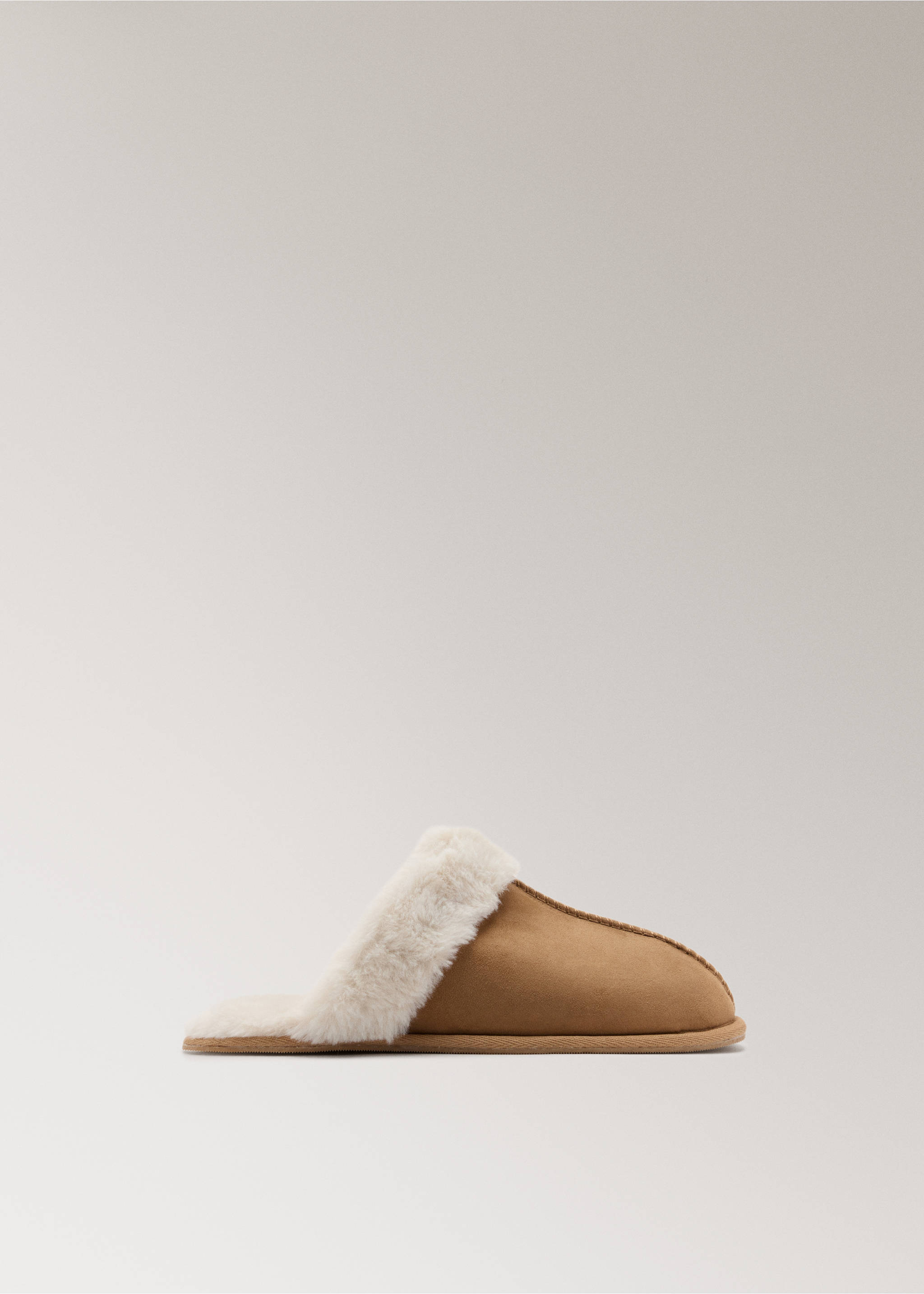 Suede-effect shearling slipper - Article without model, Sand. Ref: 37087799-00.