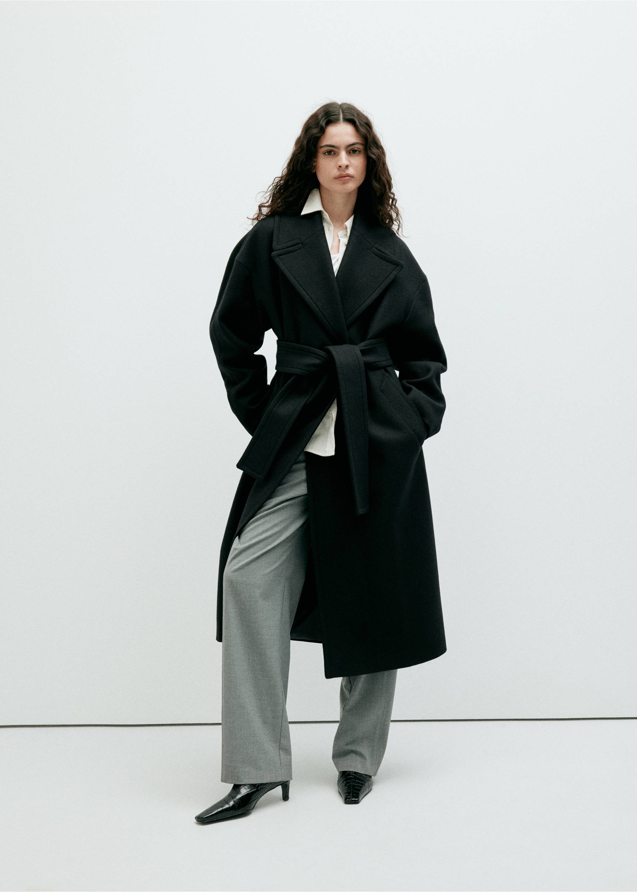 Manteco wool coat with belt - General plane, Black. Ref: 37087804-00.