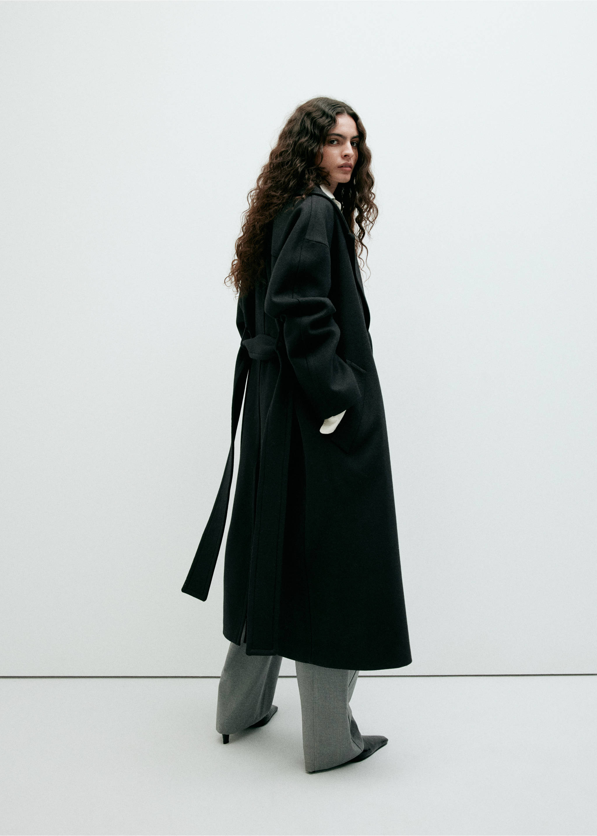 Manteco wool coat with belt - Reverse of the article, Black. Ref: 37087804-00.