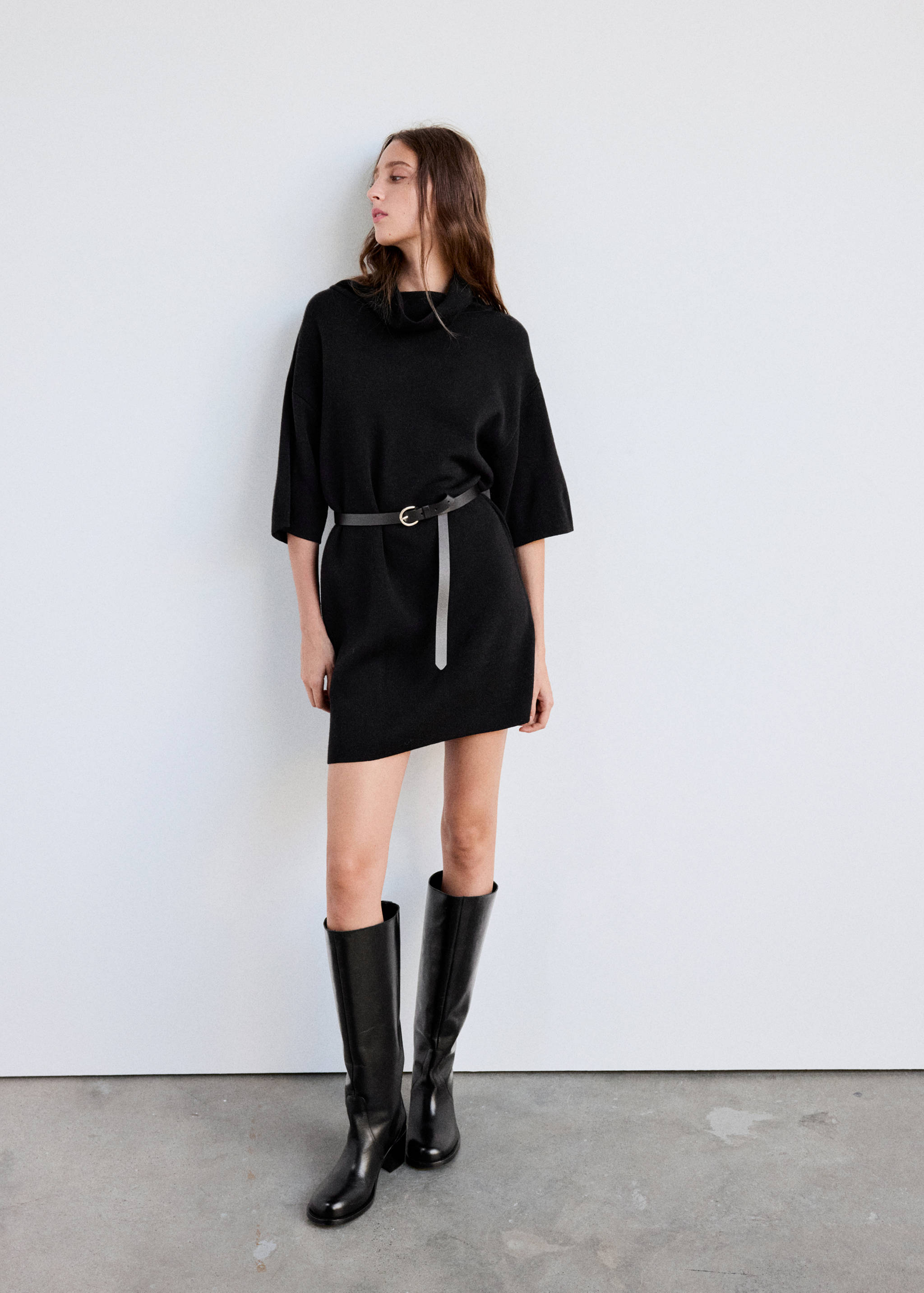 Short fine-knit dress - General plane