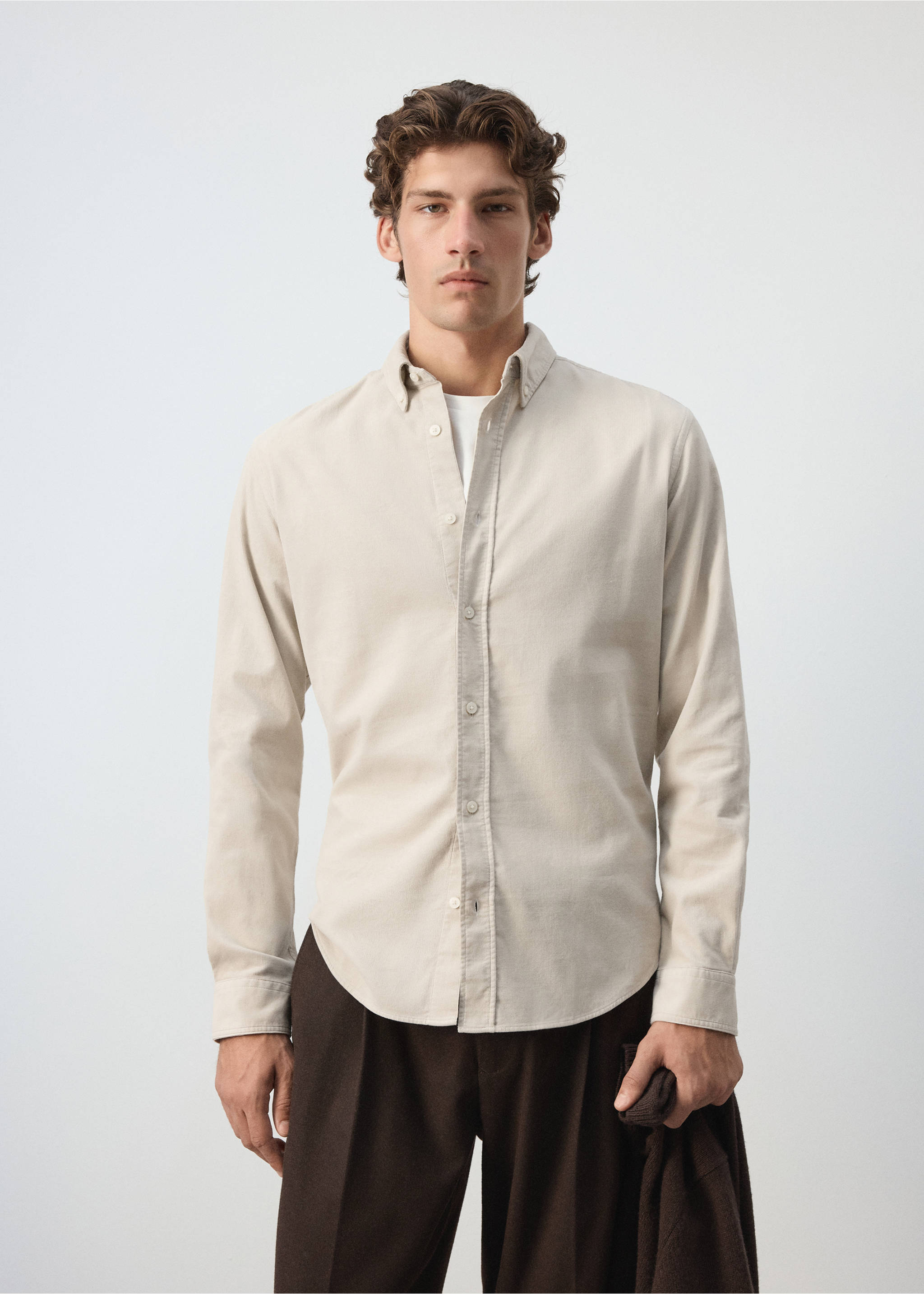 Classic Fit-Feincordhemd - Mittlere Ansicht, Hellgrau/Pastellgrau. Ref: 37087900-00.
