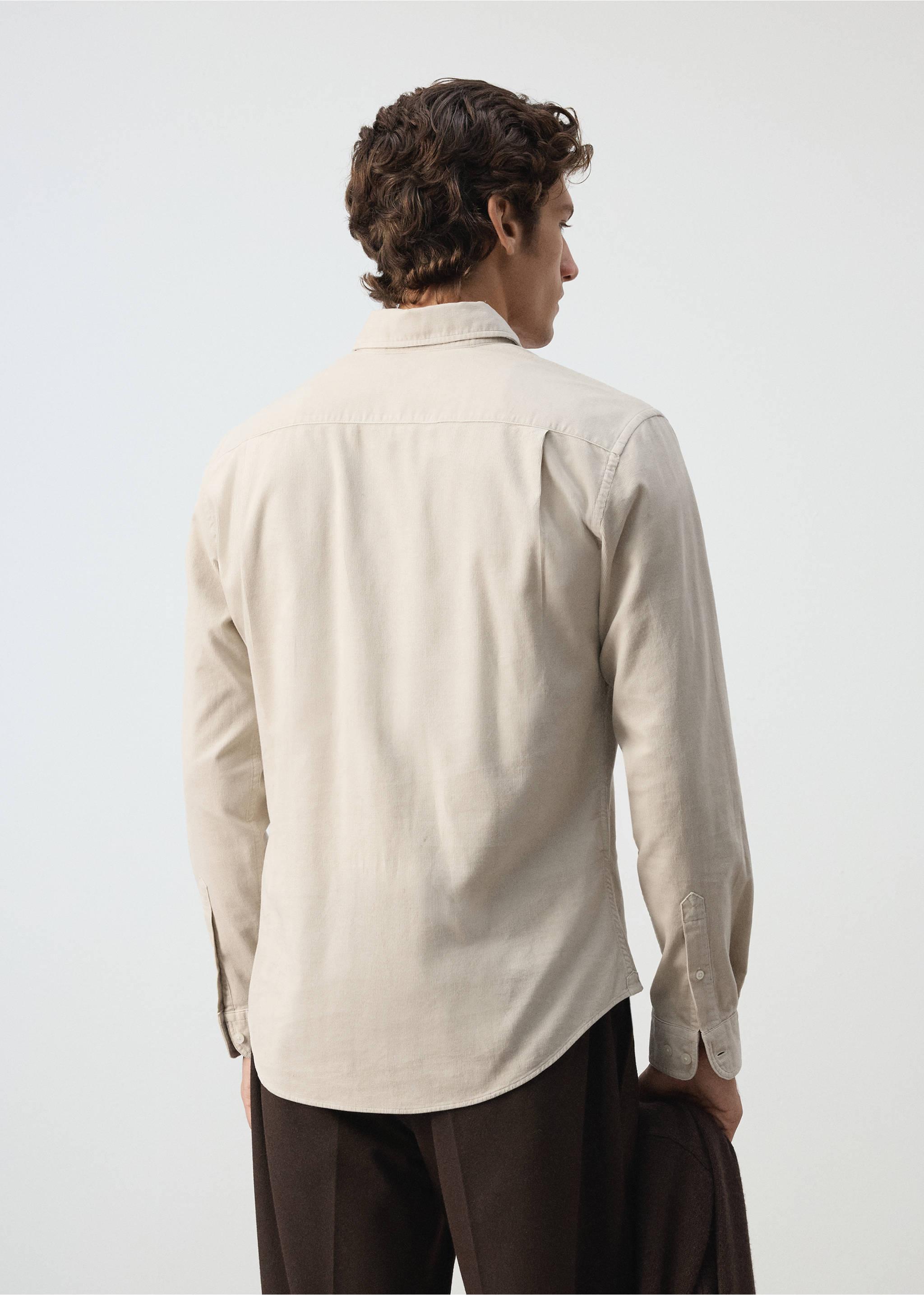 Classic Fit-Feincordhemd - Rückseite des Artikels, Hellgrau/Pastellgrau. Ref: 37087900-00.