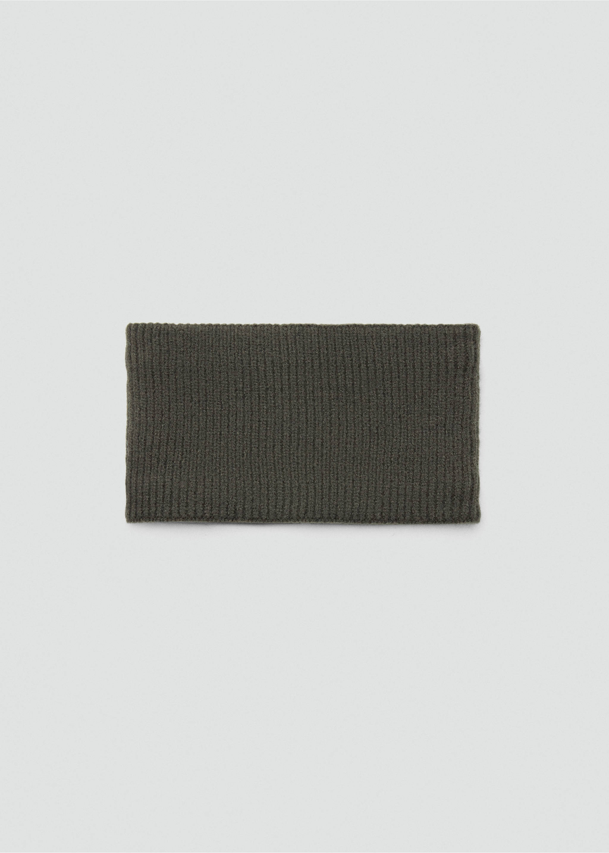 Dark olive green ribbed knit scarf in a still-life shot., Khaki. Ref: 37087916-00.