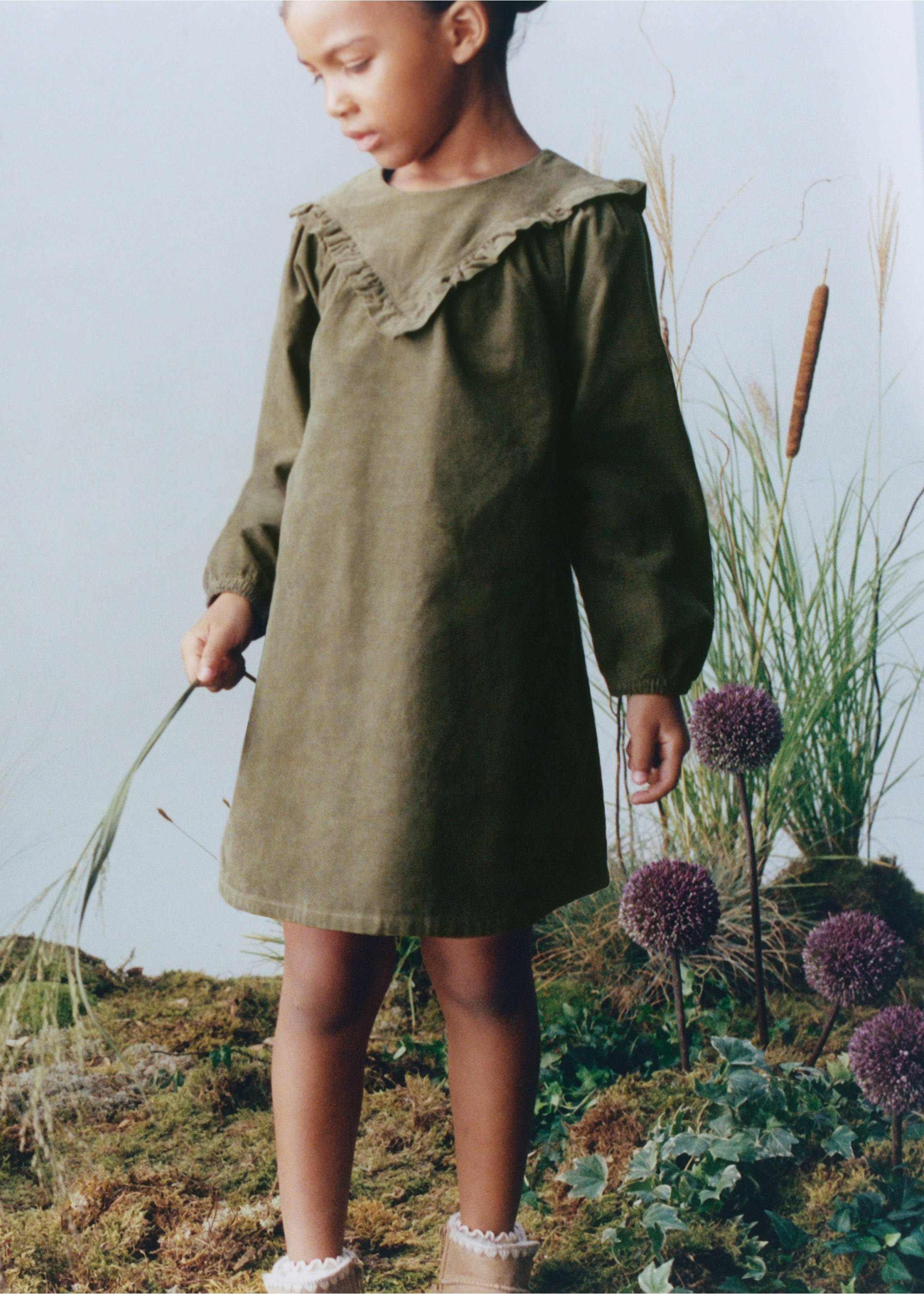 Corduroy dress with ruffle detail - Details of the article 5, Khaki. Ref: 37087918-00.