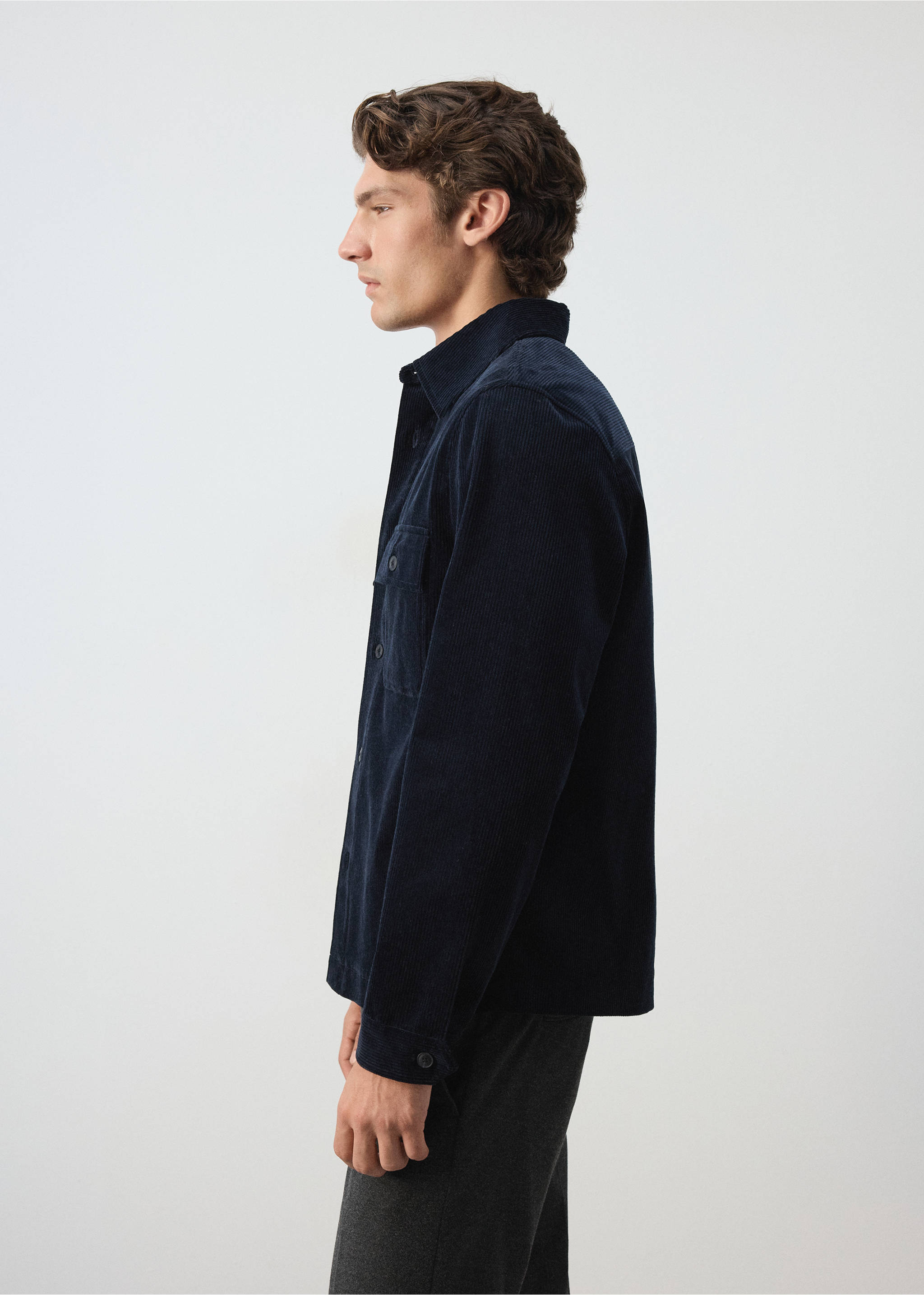Dark navy blue corduroy overshirt with a classic collar and chest pocket., Navy. Ref: 37087920-00.