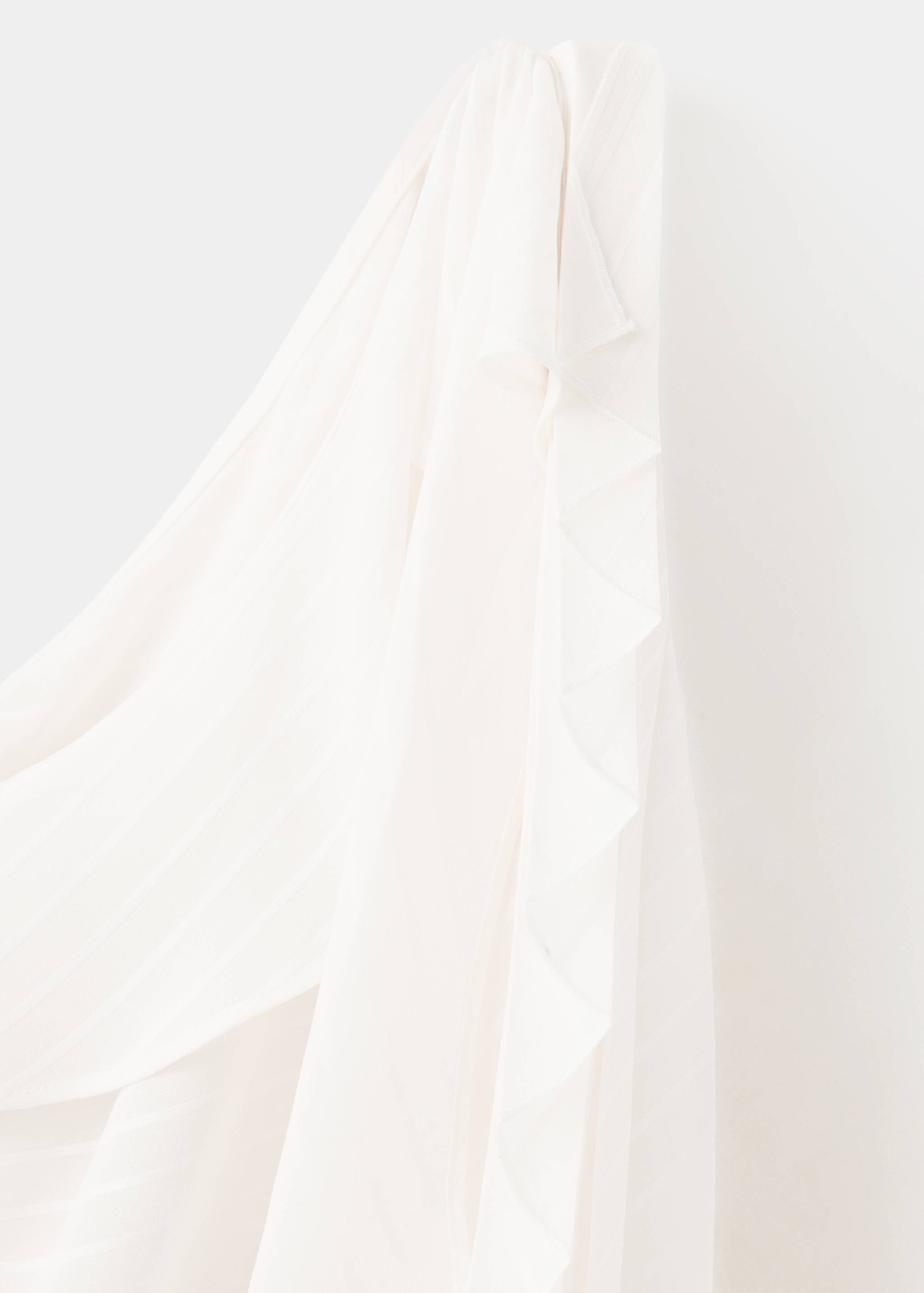 Asymmetric flounces top - Details of the article 8
